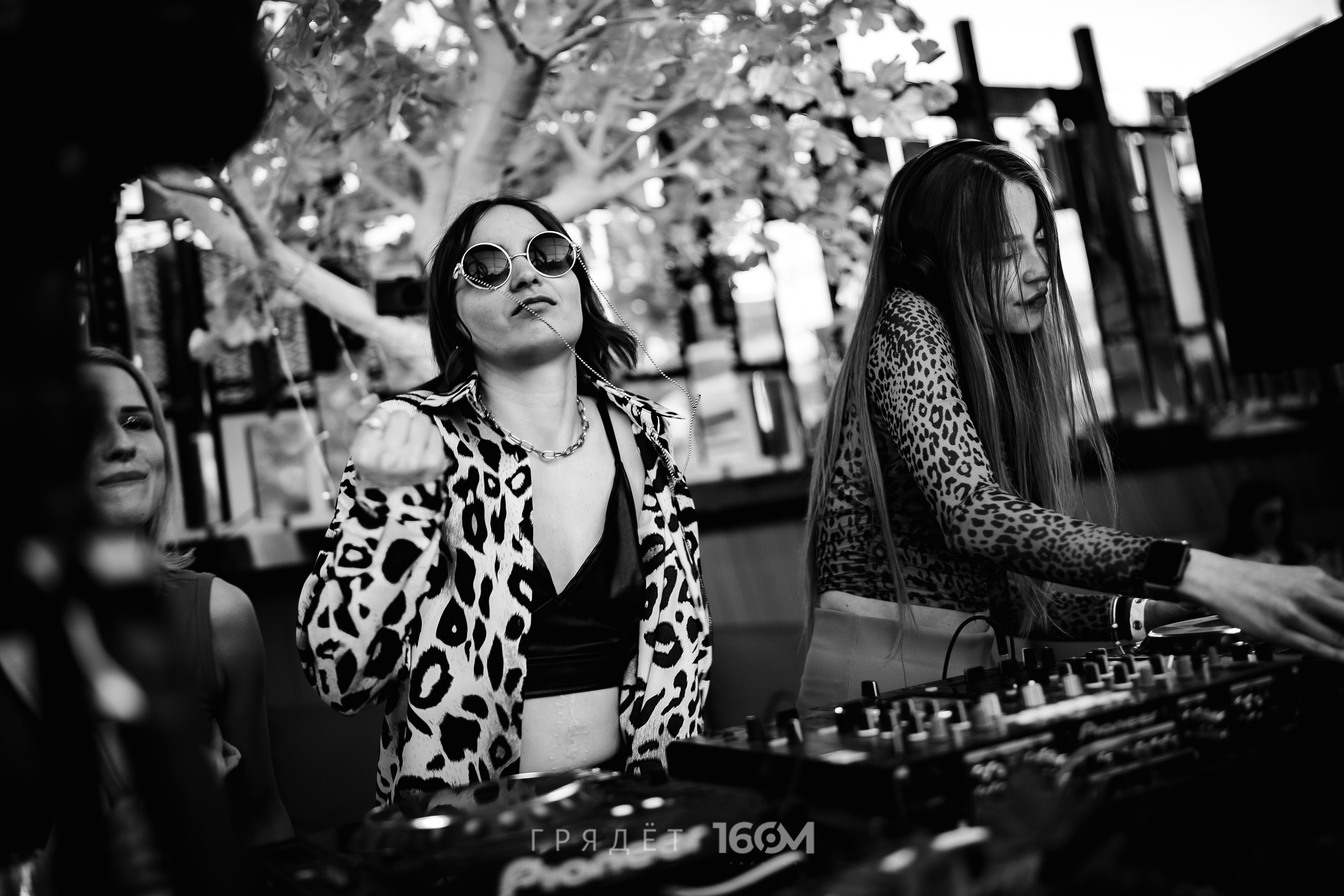 16 Om & Gryadet. Репортажный (клубный) фотограф в Москве