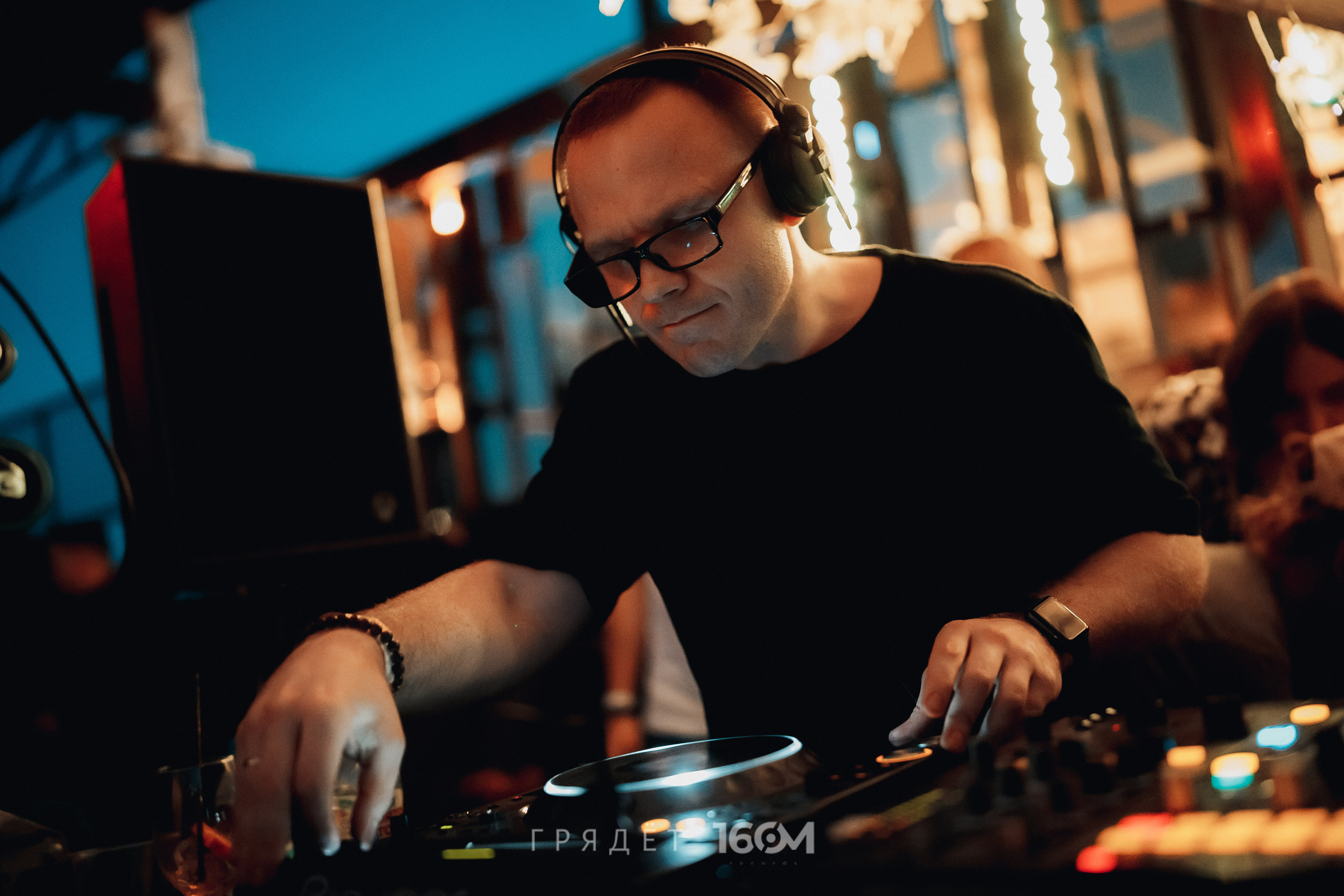 16 Om & Gryadet. Репортажный (клубный) фотограф в Москве