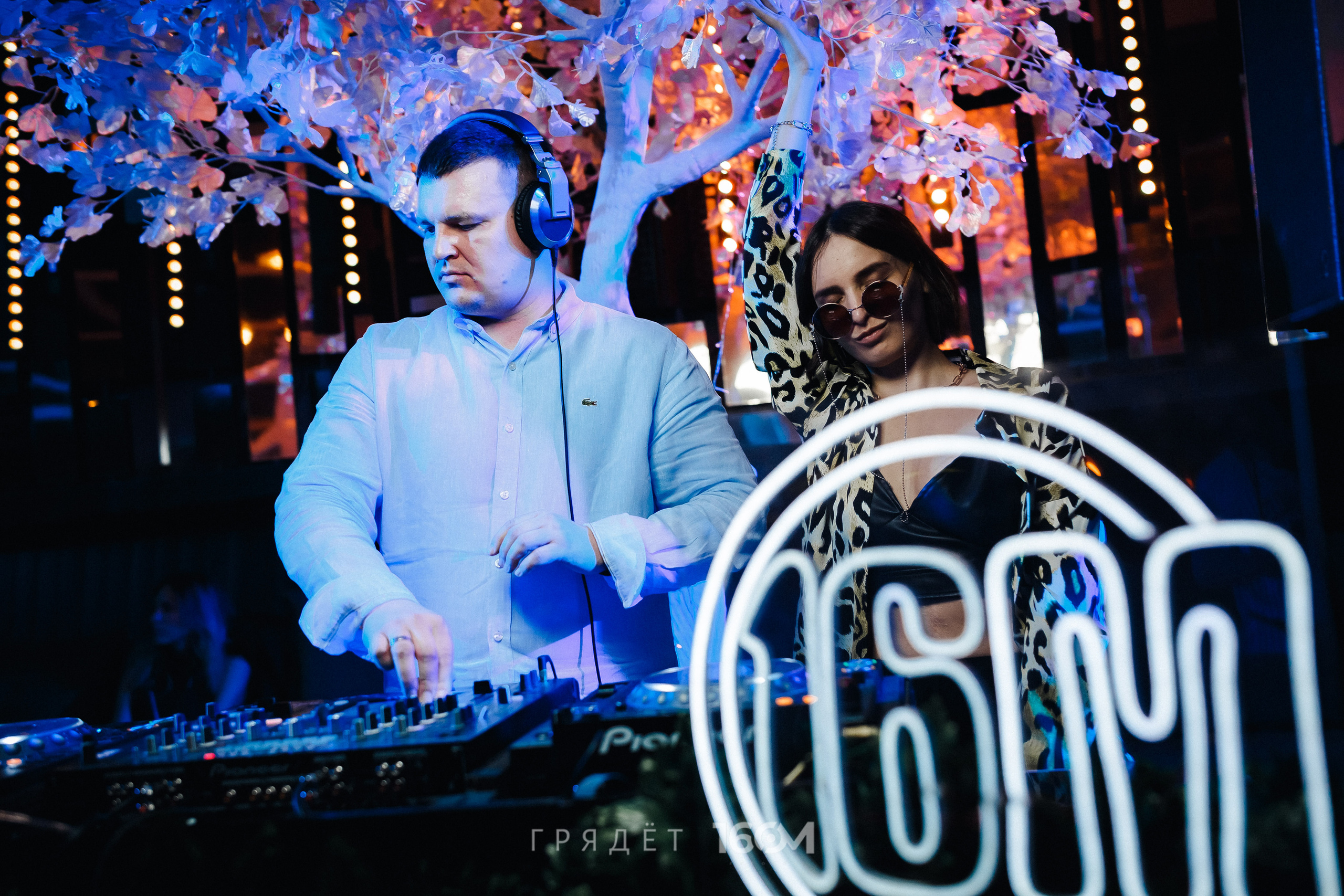 16 Om & Gryadet. Репортажный (клубный) фотограф в Москве