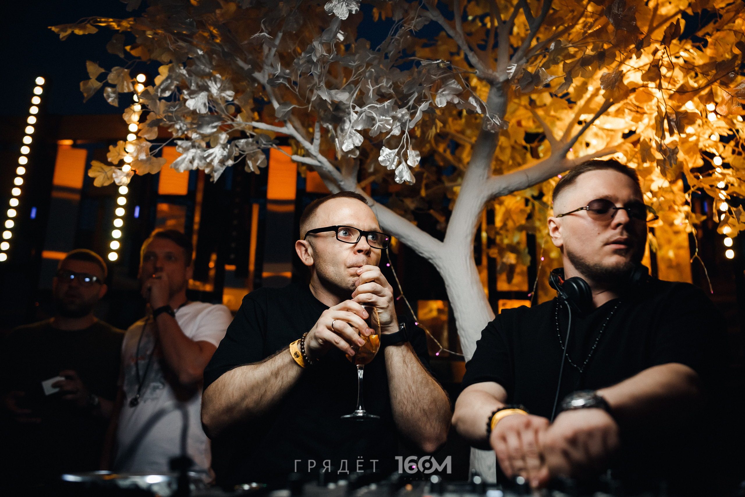 16 Om & Gryadet. Репортажный (клубный) фотограф в Москве