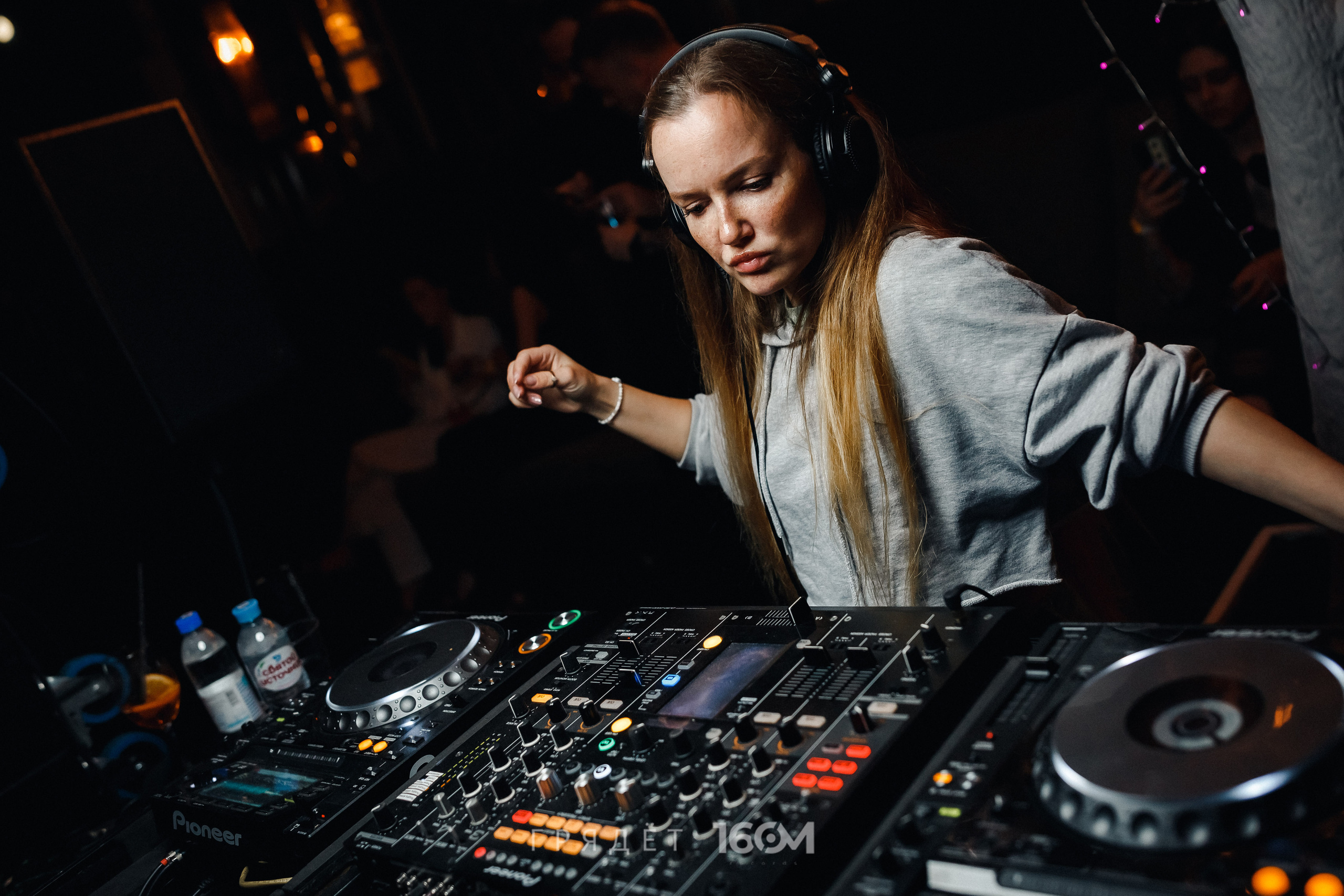 16 Om & Gryadet. Репортажный (клубный) фотограф в Москве