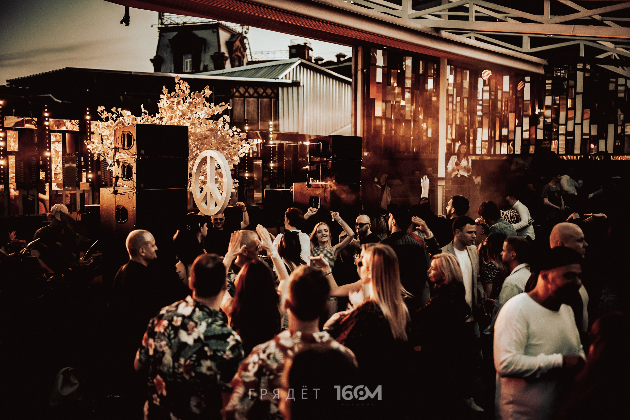 16 Om & Gryadet. Репортажный (клубный) фотограф в Москве