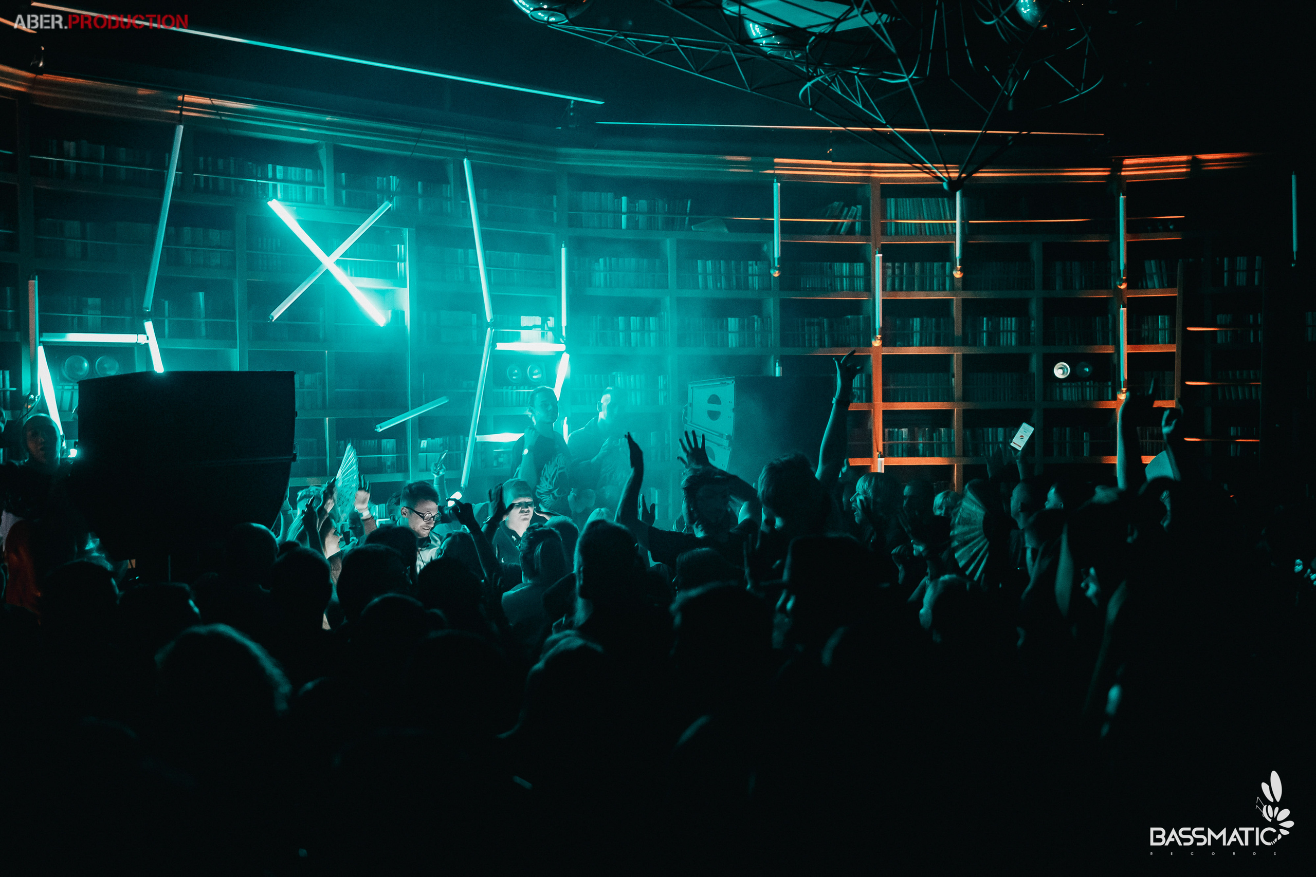 Инфо. Репортажный (клубный) фотограф в Москве