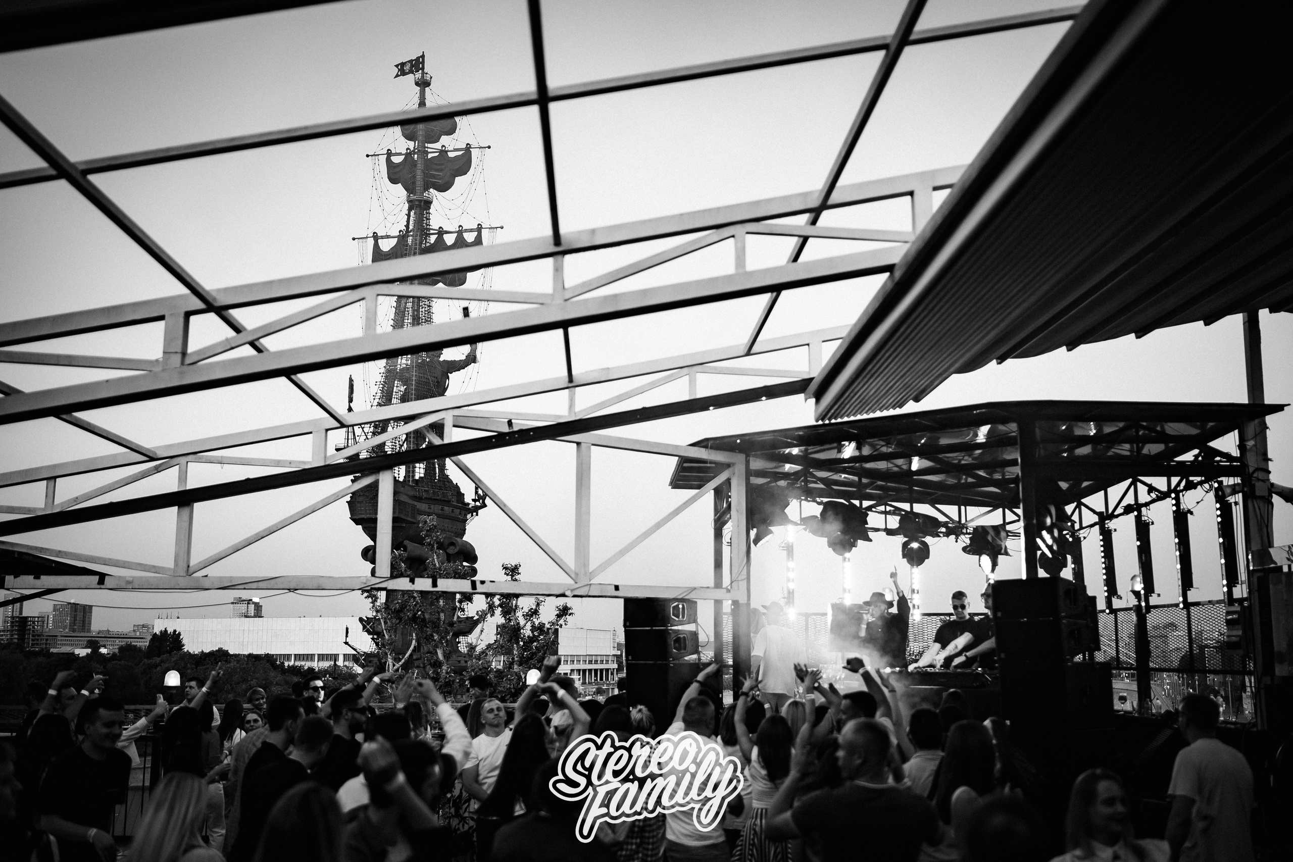 Stereoporno at Fantomas Rooftop. Репортажный (клубный) фотограф в Москве