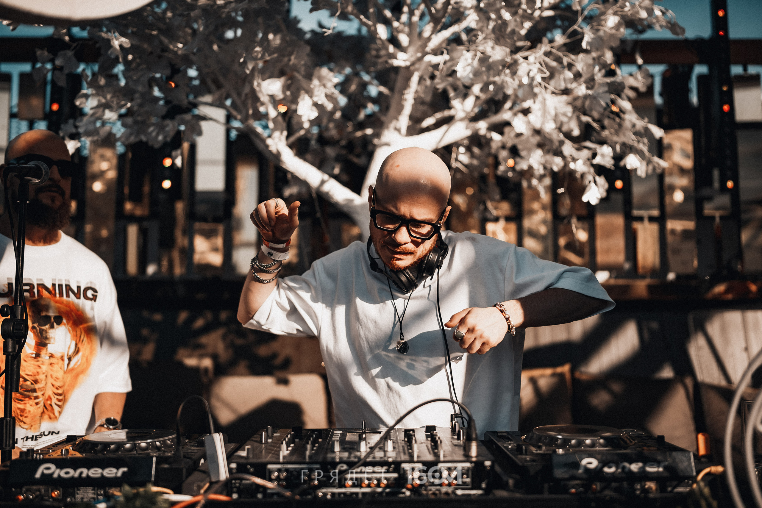 16 Om & Gryadet. Репортажный (клубный) фотограф в Москве