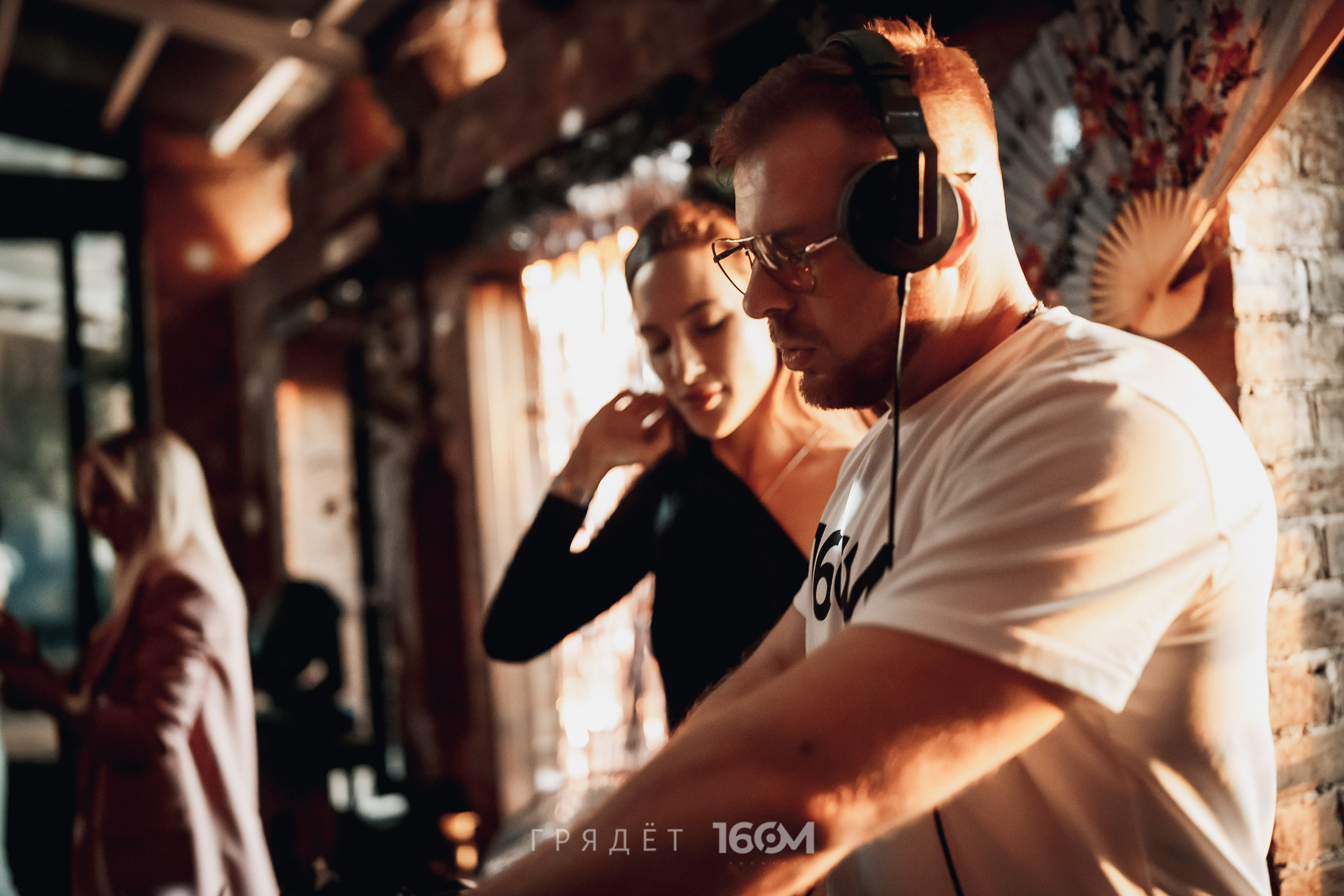 16 Om & Gryadet. Репортажный (клубный) фотограф в Москве