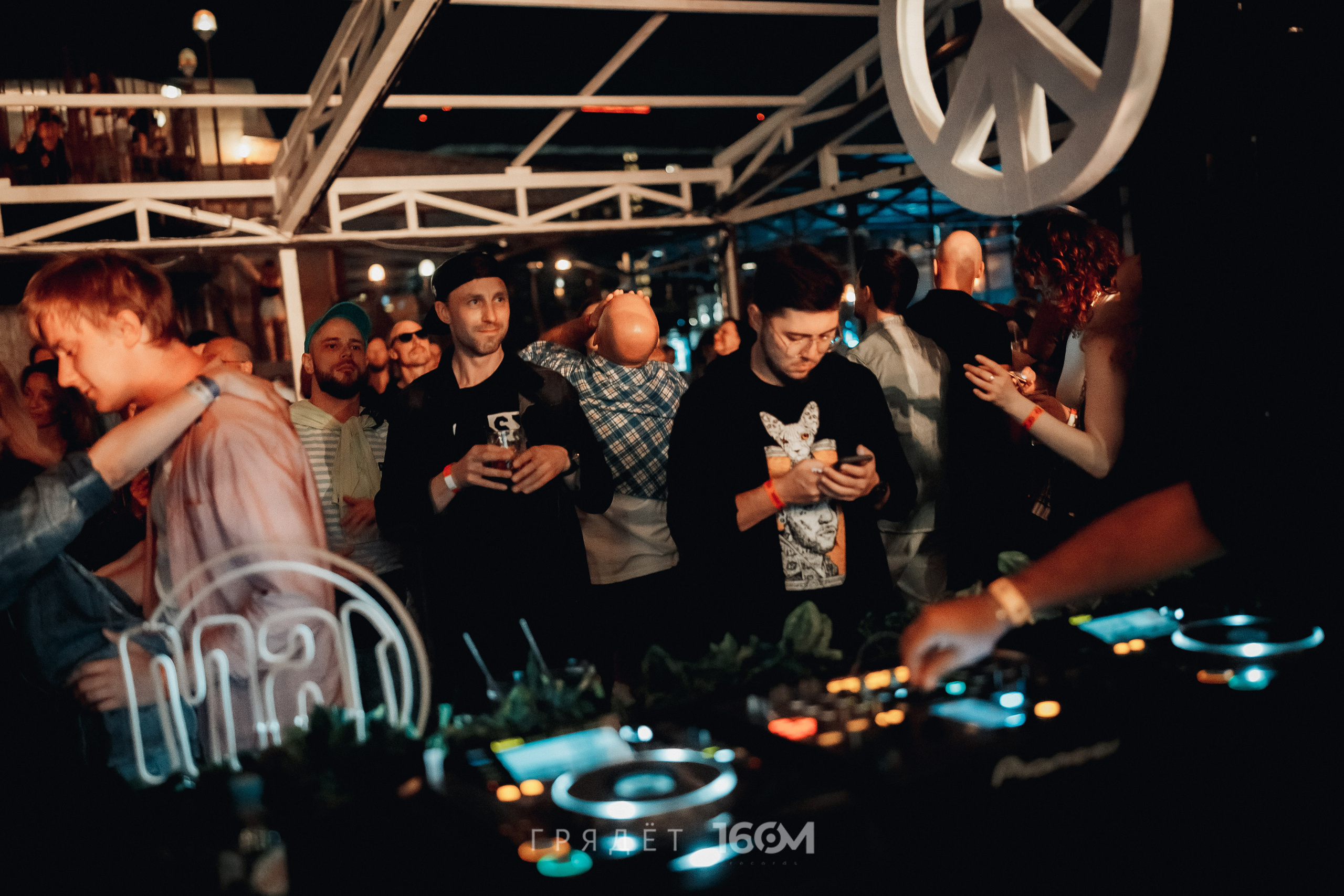 16 Om & Gryadet. Репортажный (клубный) фотограф в Москве