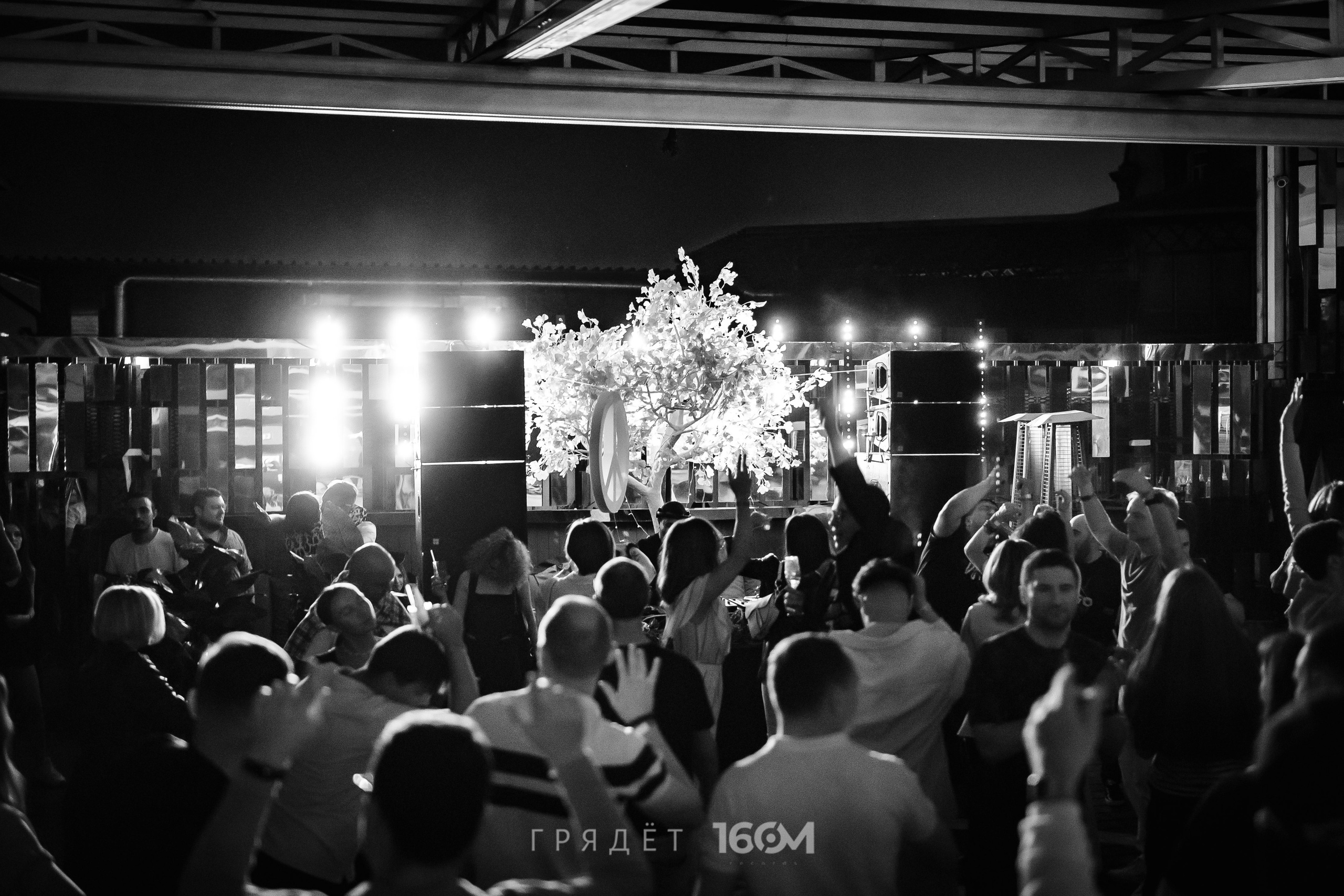 16 Om & Gryadet. Репортажный (клубный) фотограф в Москве