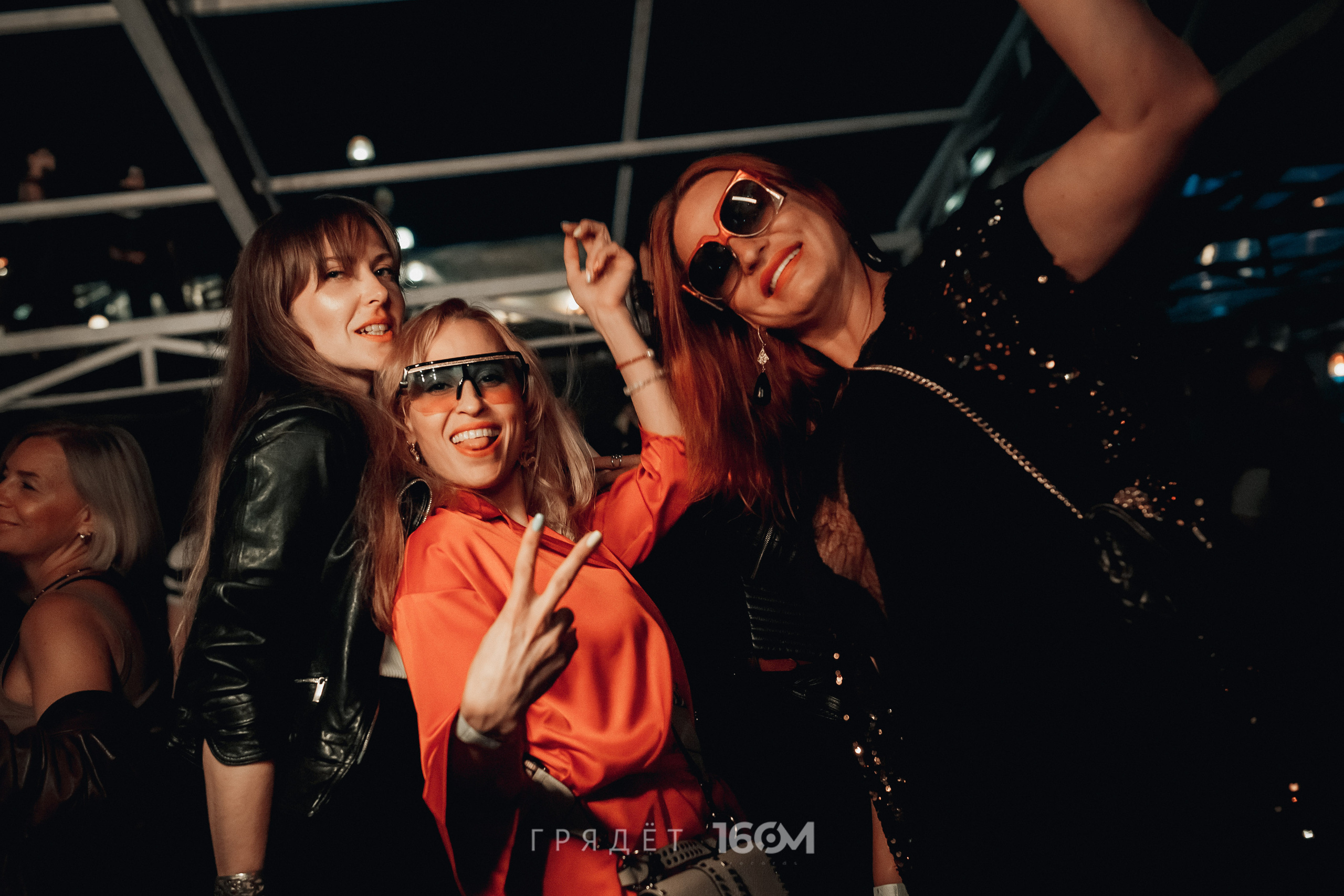 16 Om & Gryadet. Репортажный (клубный) фотограф в Москве