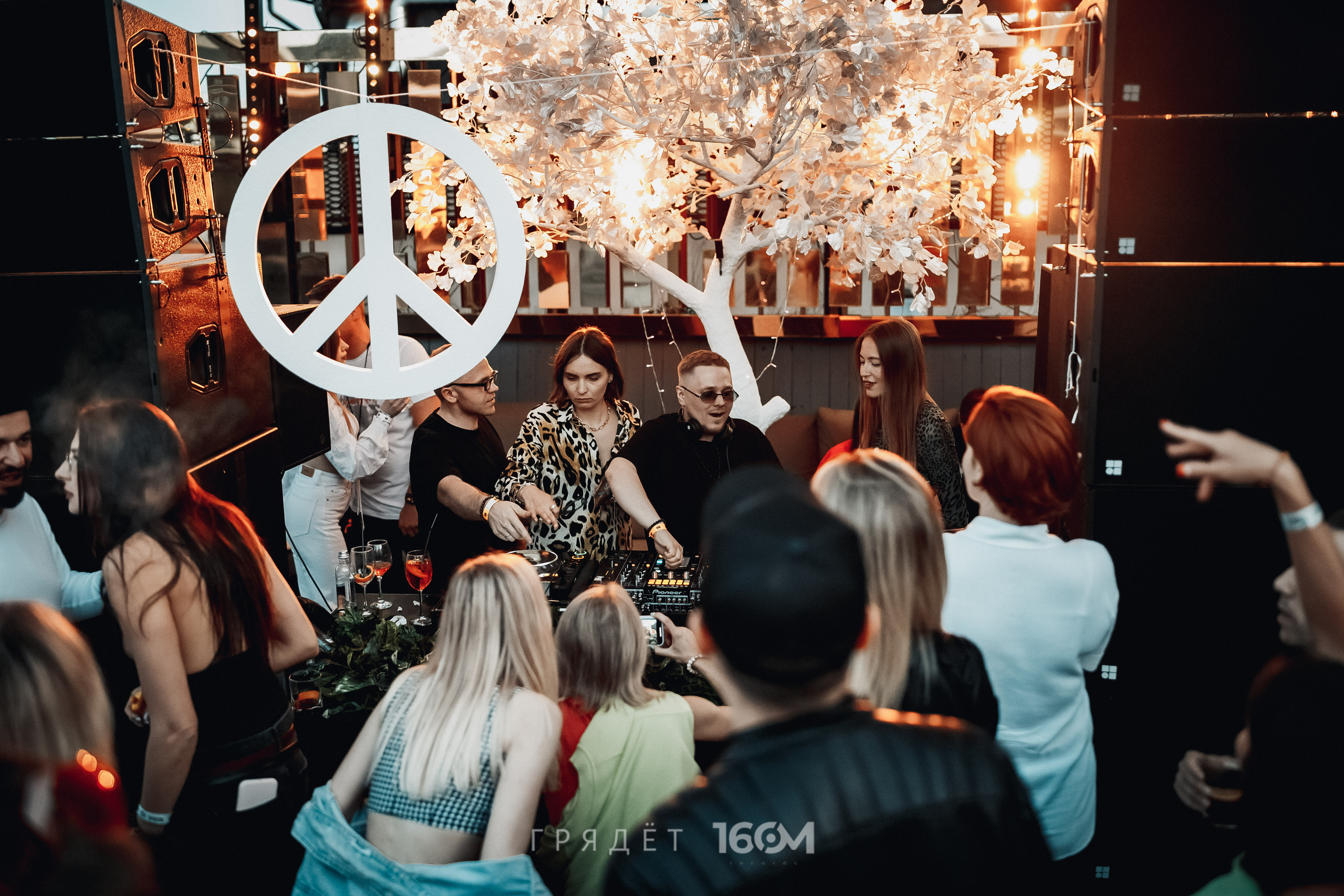 16 Om & Gryadet. Репортажный (клубный) фотограф в Москве