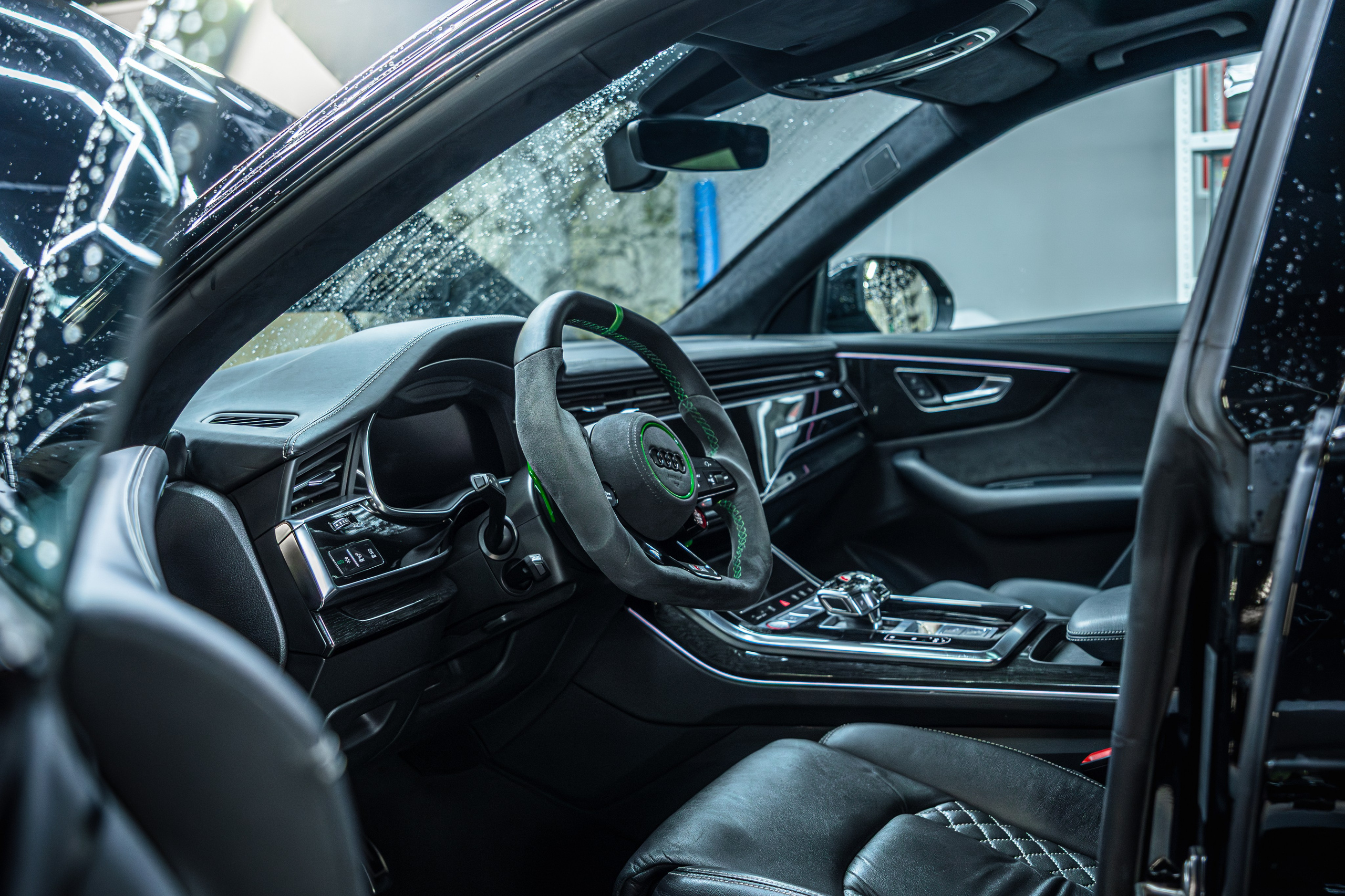 Audi Q8. Valya Fleks