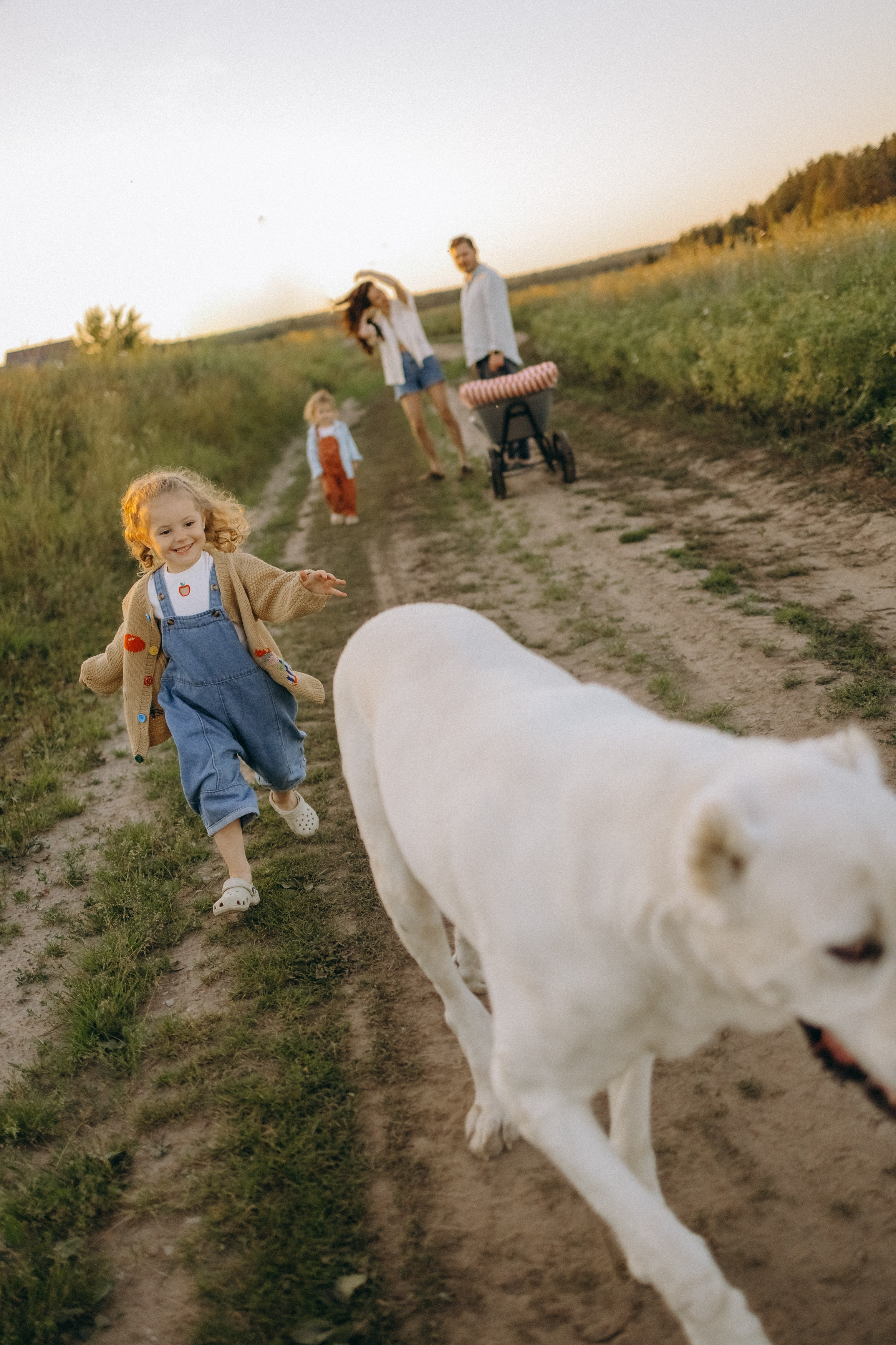 Алена, Еся, Агния. Главная