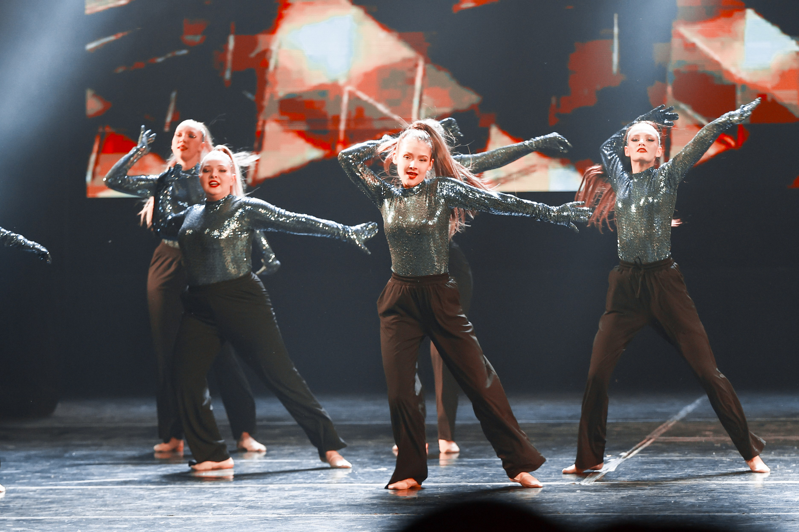 TODES Новогодняя перезагрузка 2024. MIG — студия спортивной фотографии Михаила Голянского