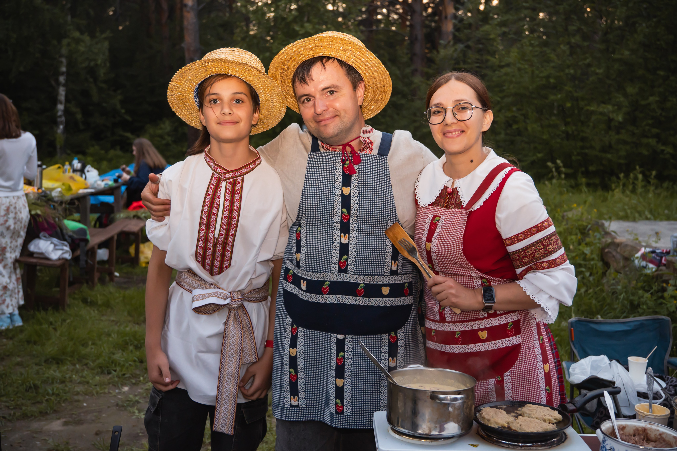Белорусское Купалье. Занимаюсь профессиональной фотографией и живу рядом с Байкалом. Работаю в разных жанрах