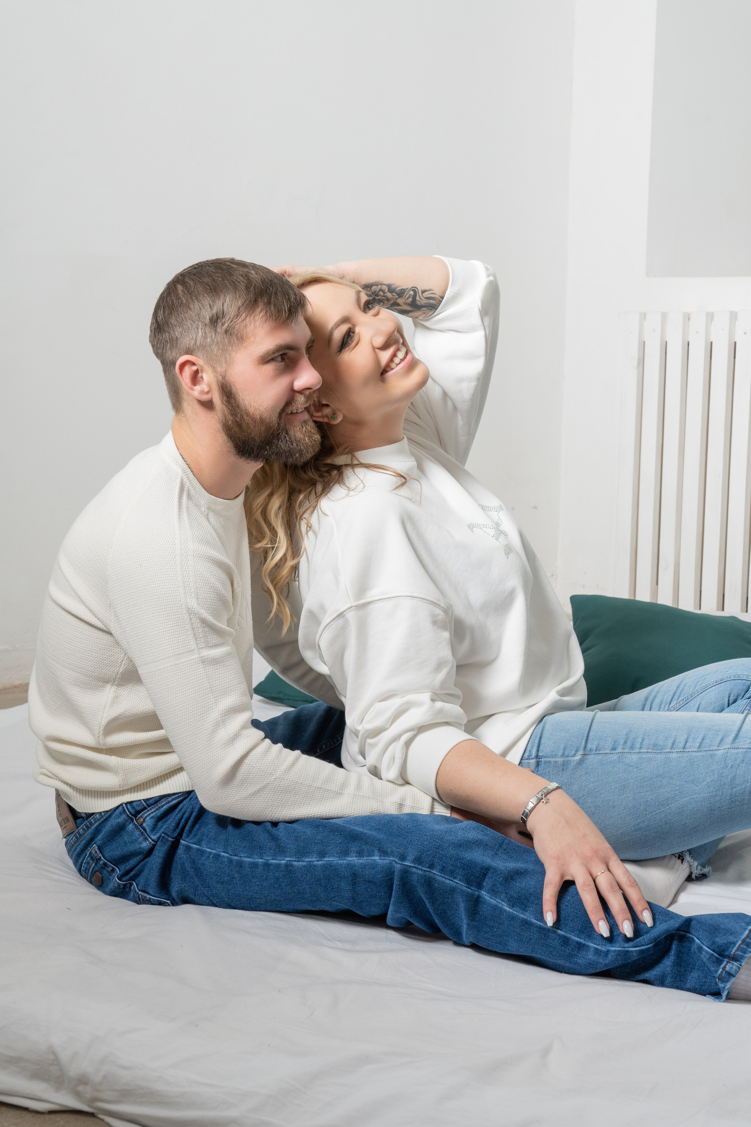 Семейная парная новогодняя фотосессия. Занимаюсь профессиональной фотографией и живу рядом с Байкалом. Работаю в разных жанрах