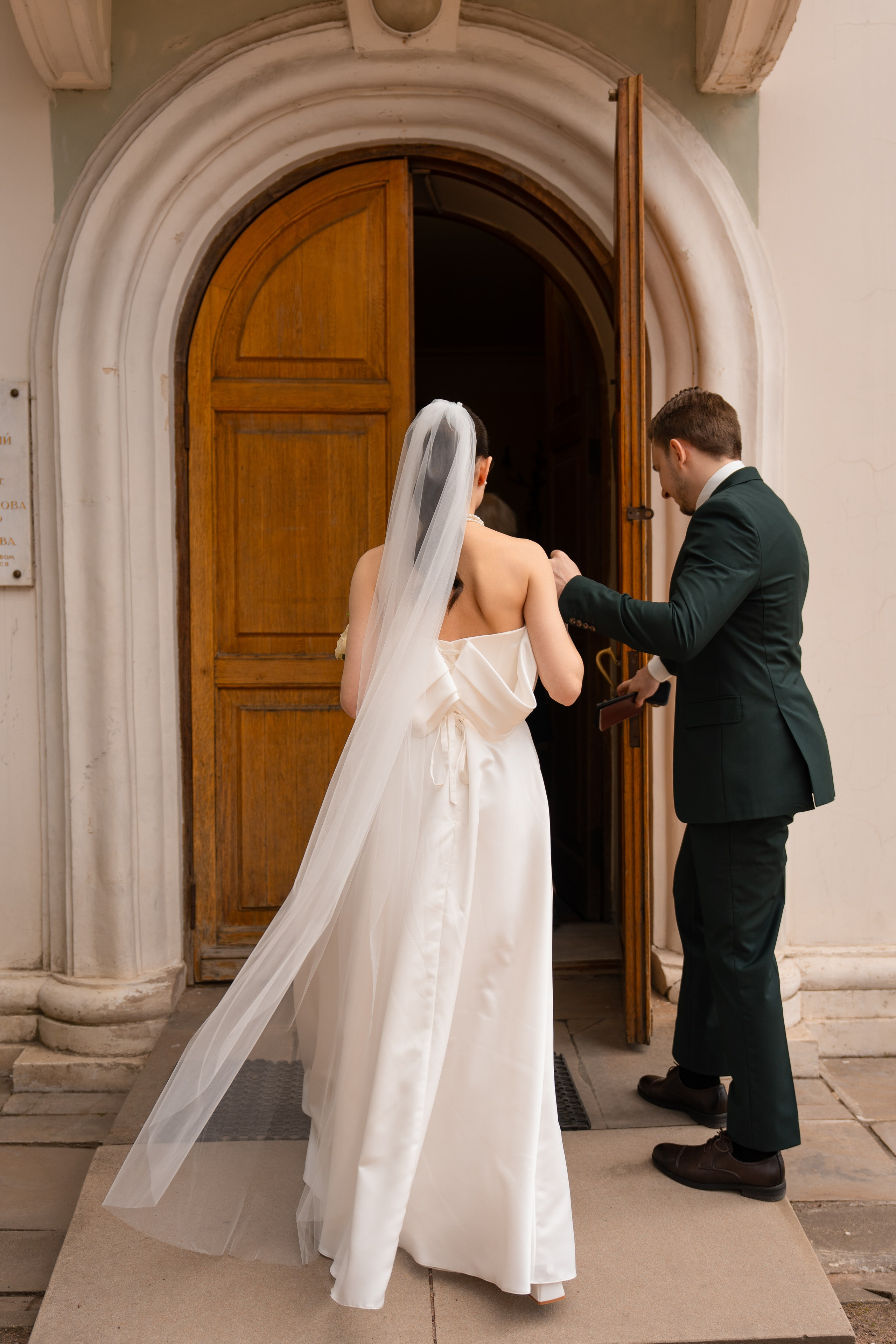 Влад и Илина в Кусково. Свадебный фотограф в Москве Анна Полушина