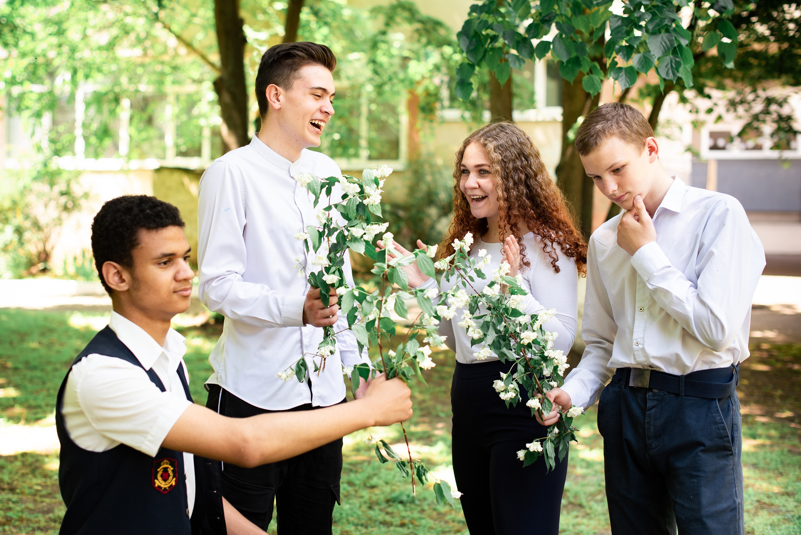 Весенняя фотосессия выпускников в парке Краснодара - школьный фотограф Оксана Лавренюк