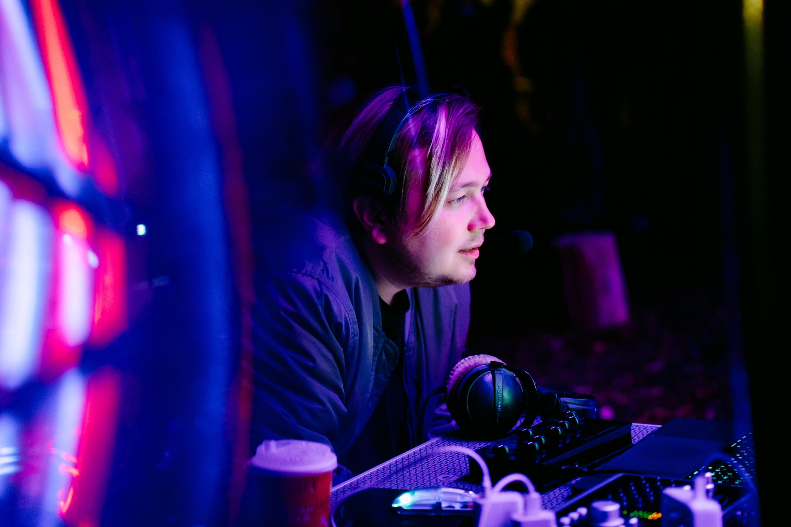 Synesthesia|Черное озеро. Главная