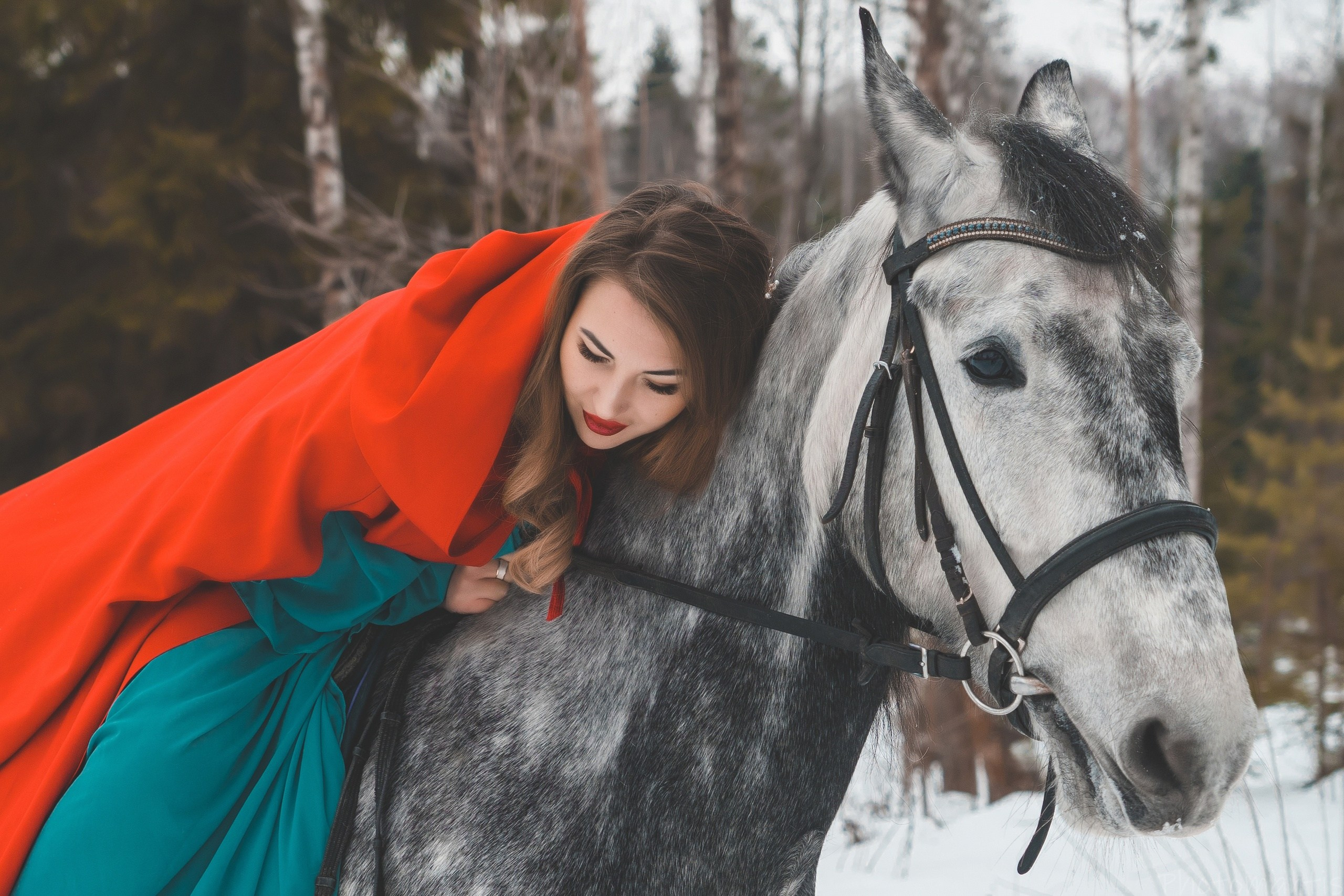 Девушки с лошадками. Photomantis