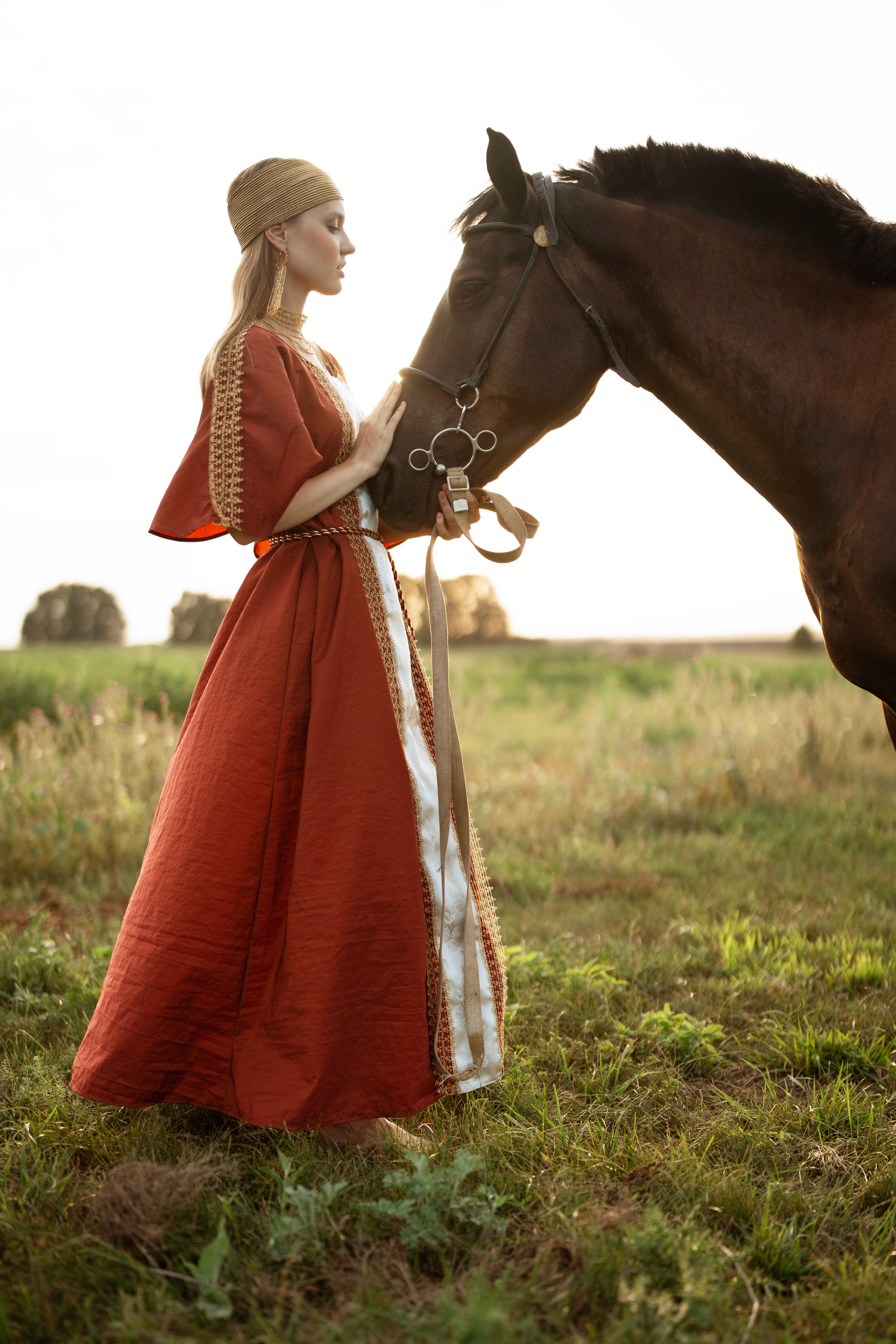 Персональная женская фотосессия на природе. Фотосессия с лошадьми.
