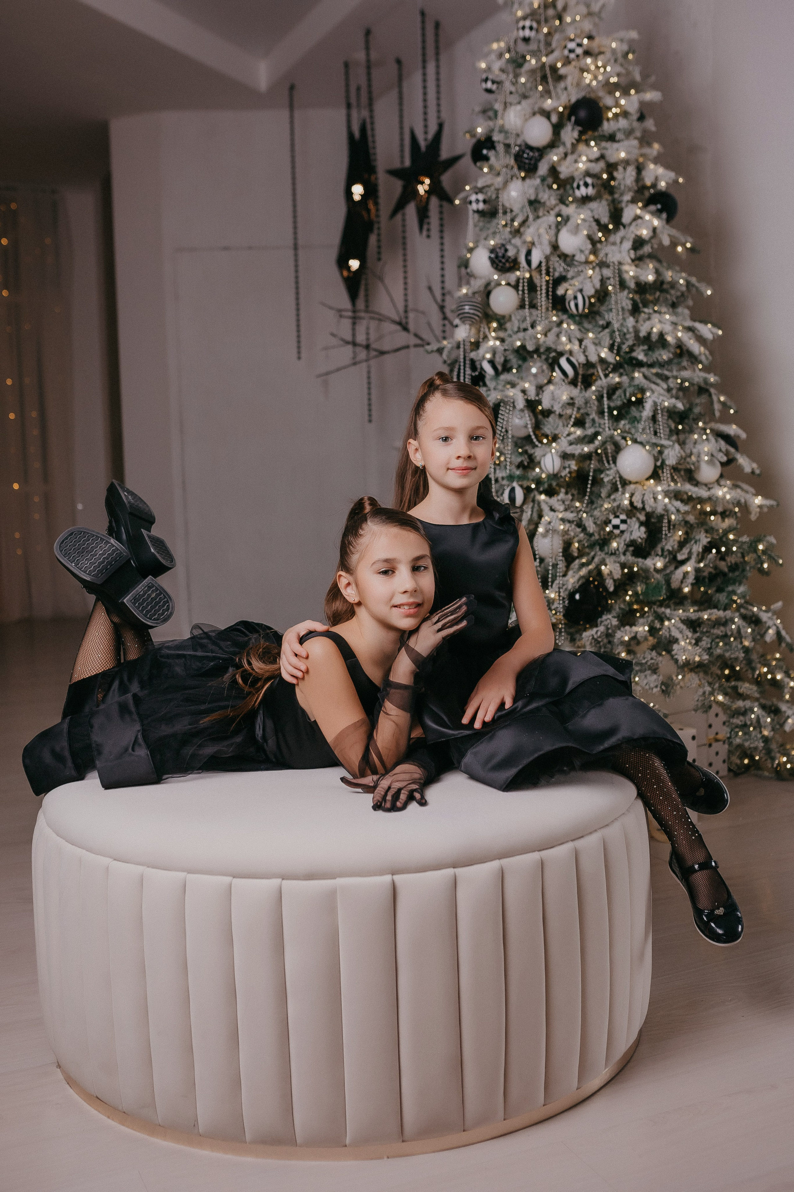 Девочки в чёрном. Семейный фотограф в Сургуте