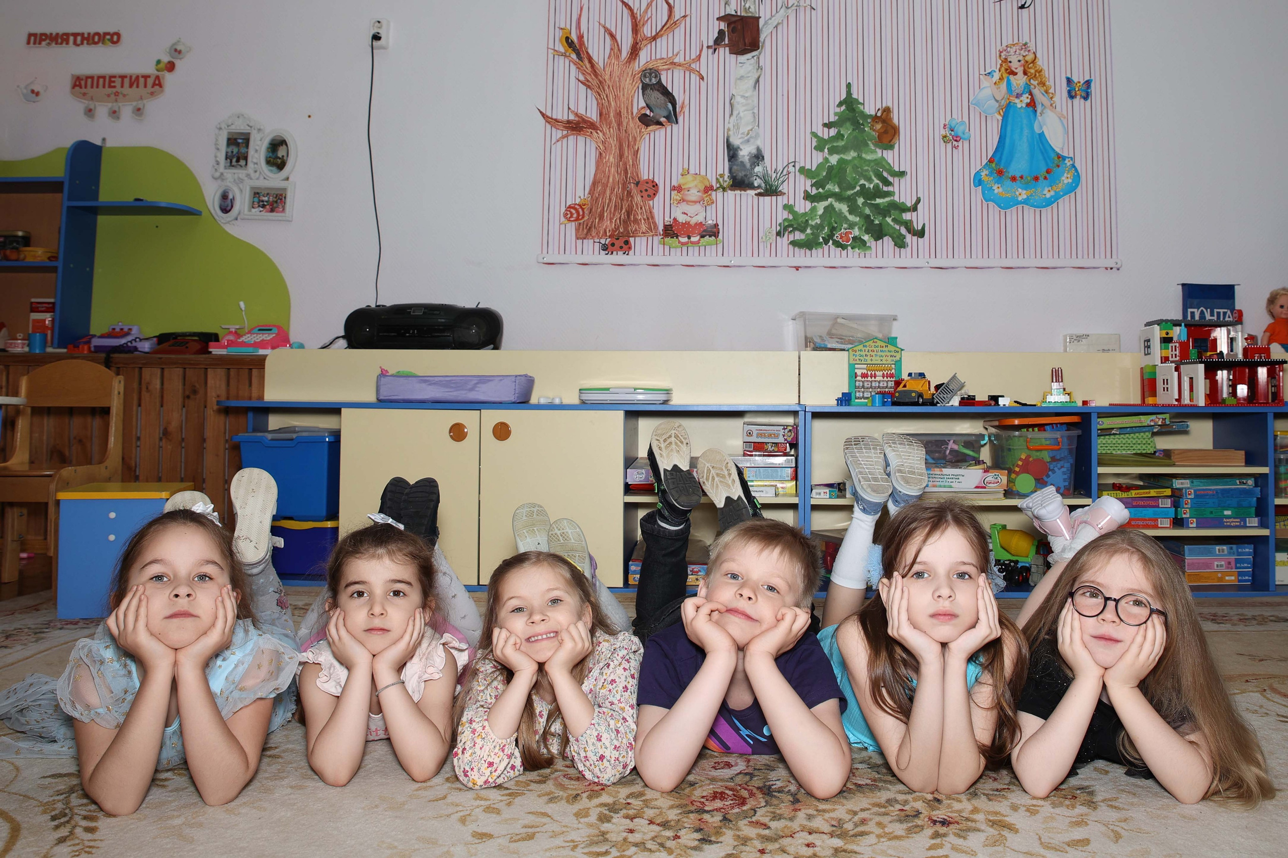 Групповые фотографии, фото с лучшим другом. Школьный и детсадовский фотограф Москва. Детский фотограф