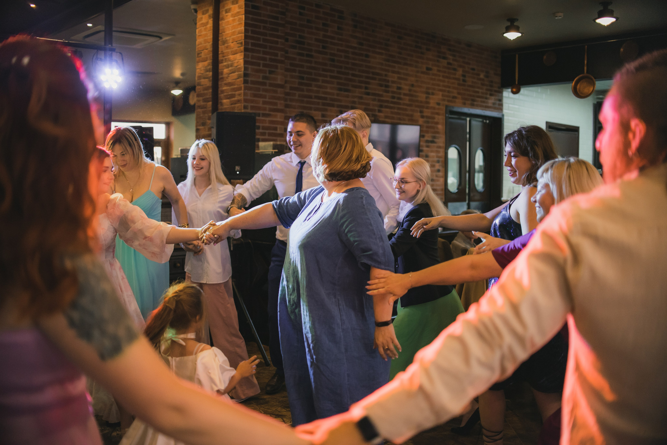 Саксофонист москва ведущий москва живая музыка на свадьбу ведущий. Свадебный ведущий в Москве Саксофон на свадьбу