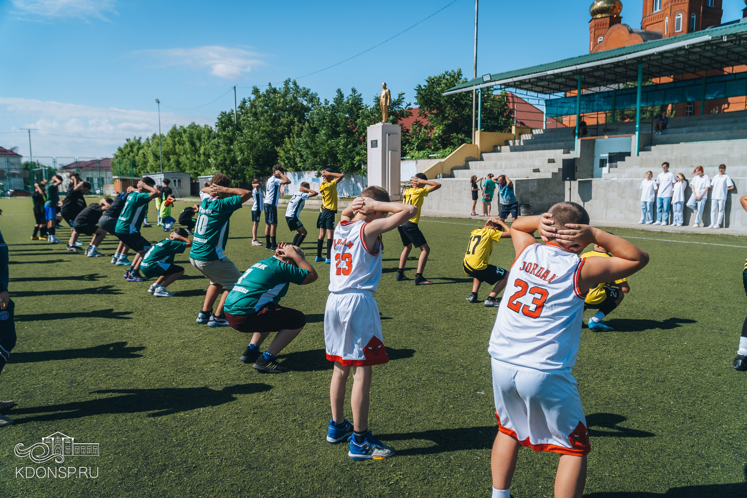 «Зарядка со спортсменом». Новотитаровский Дом культуры