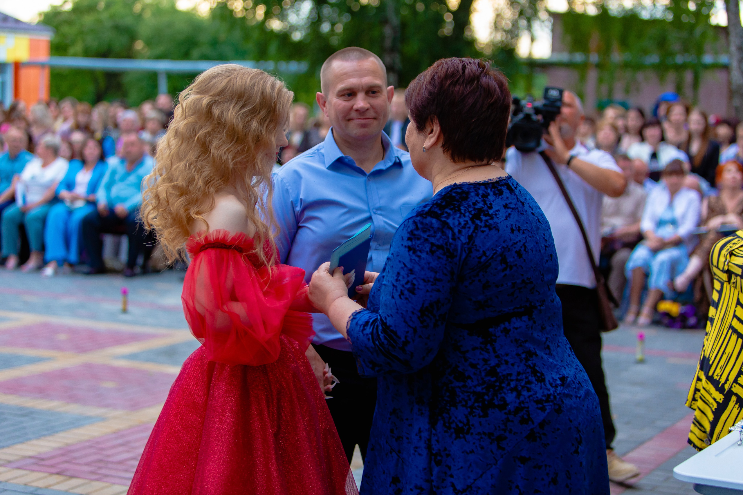 Выпускной вечер. Профессиональная съёмка и монтаж фото&видео в Курске и области