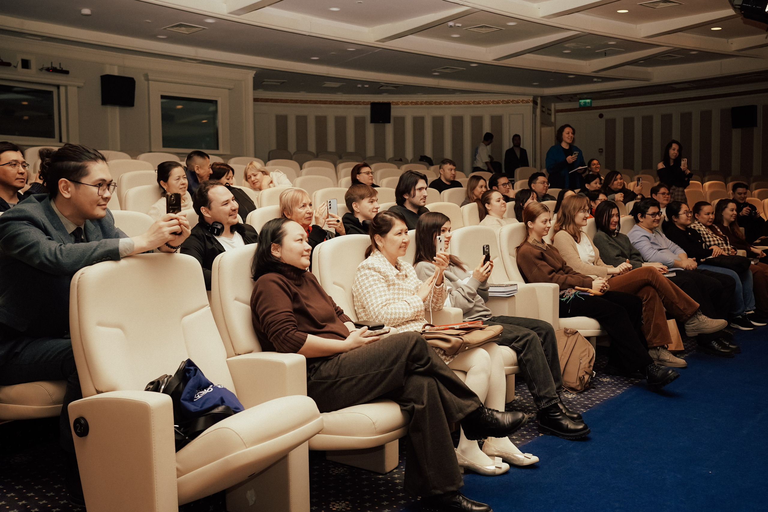 Казахстанские страницы (презентация книг). Крис Богомазова