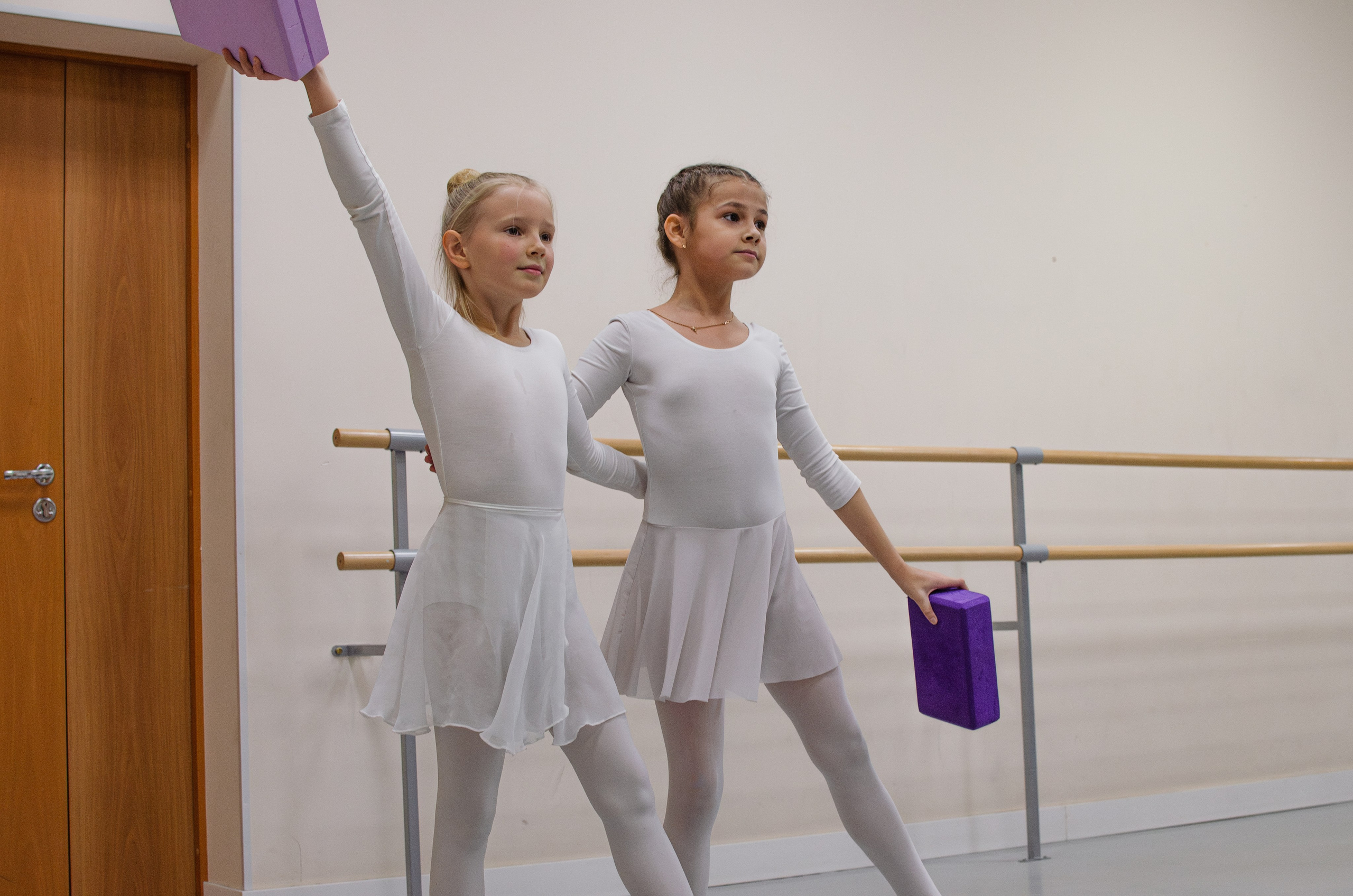 Хореографический коллектив «Русская тройка». Открытый урок младшей группы. Портретный и репортажный фотограф в Санкт-Петербурге Варвара Жукова