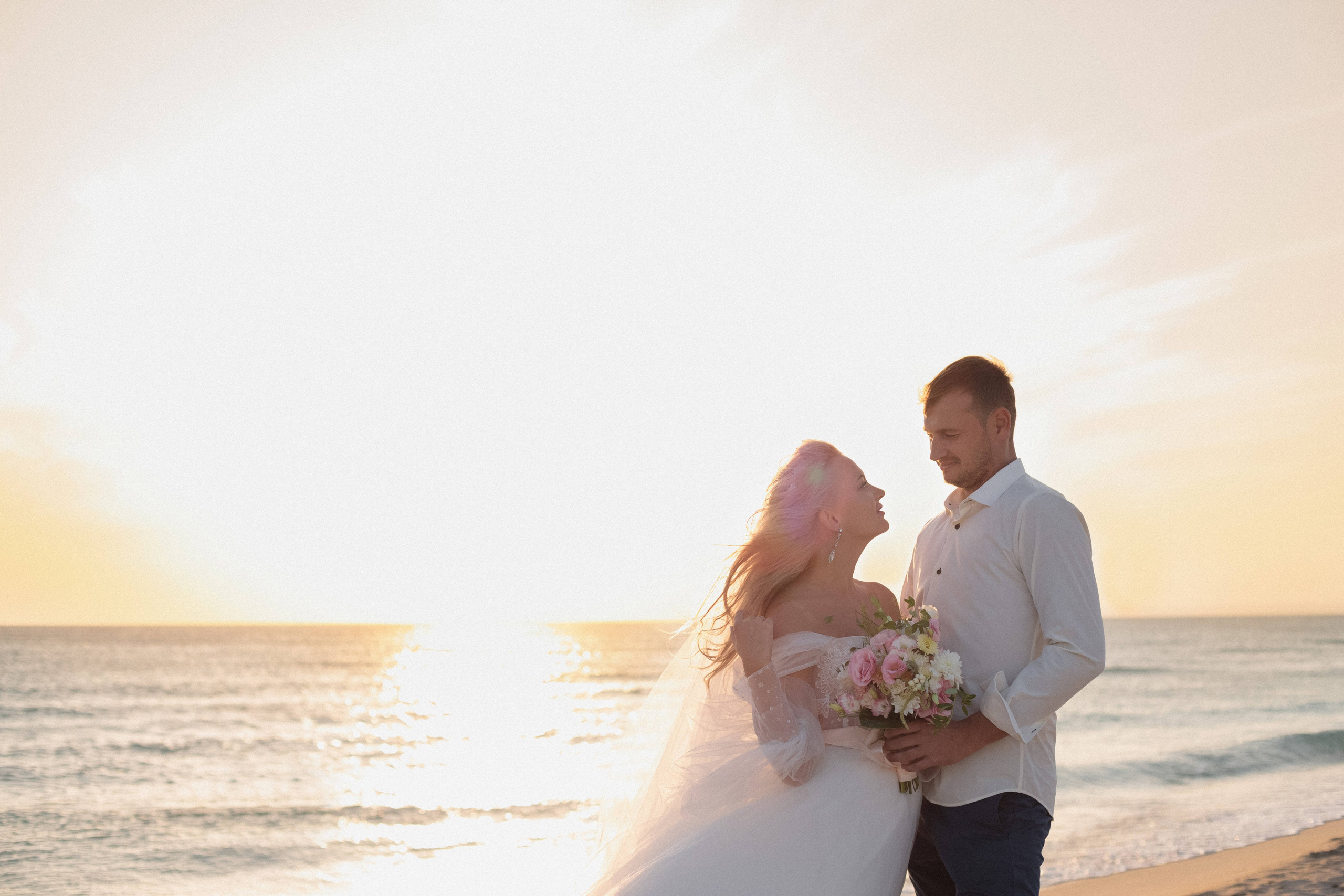 «Начало любви на побережье Поповки: история свадьбы, застывшая в кадре». Свадебный фотограф Мироманов Николай в Крыму