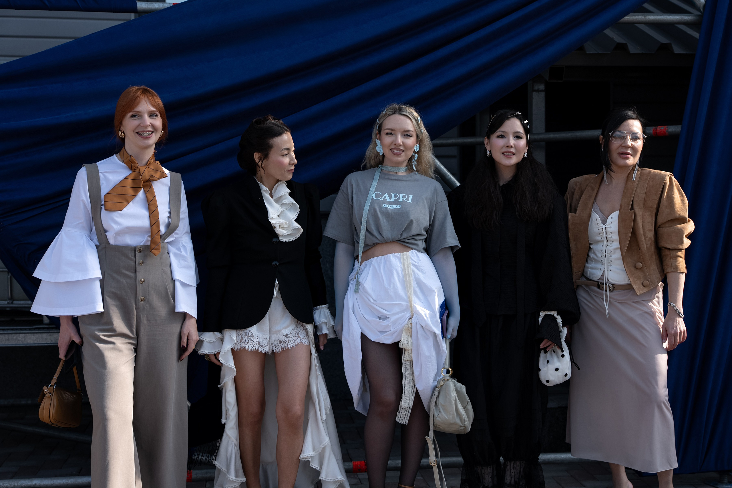 Visa Fashion Week Almaty Pre-Fall 2026 April StreetStyle Day 1. Сайт Алматинского НЮ АРТ, будуар и фэшн фотографа Дениса Карпенко