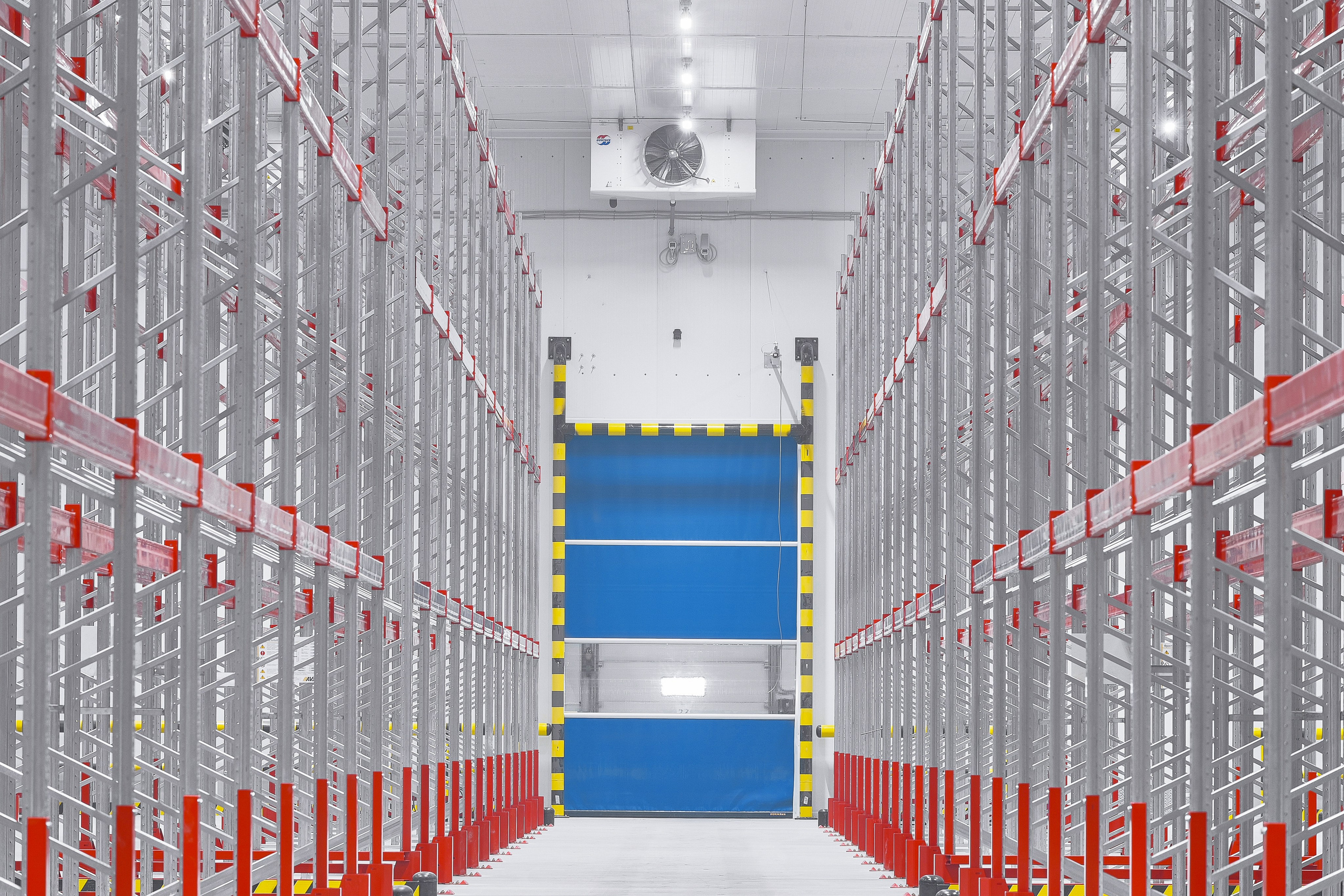 Ингениум — Инженерная система охлаждения для распределительного центра X5 Retail Group (Пятёрочка). Фотограф Яковлев Роман — Красноярск