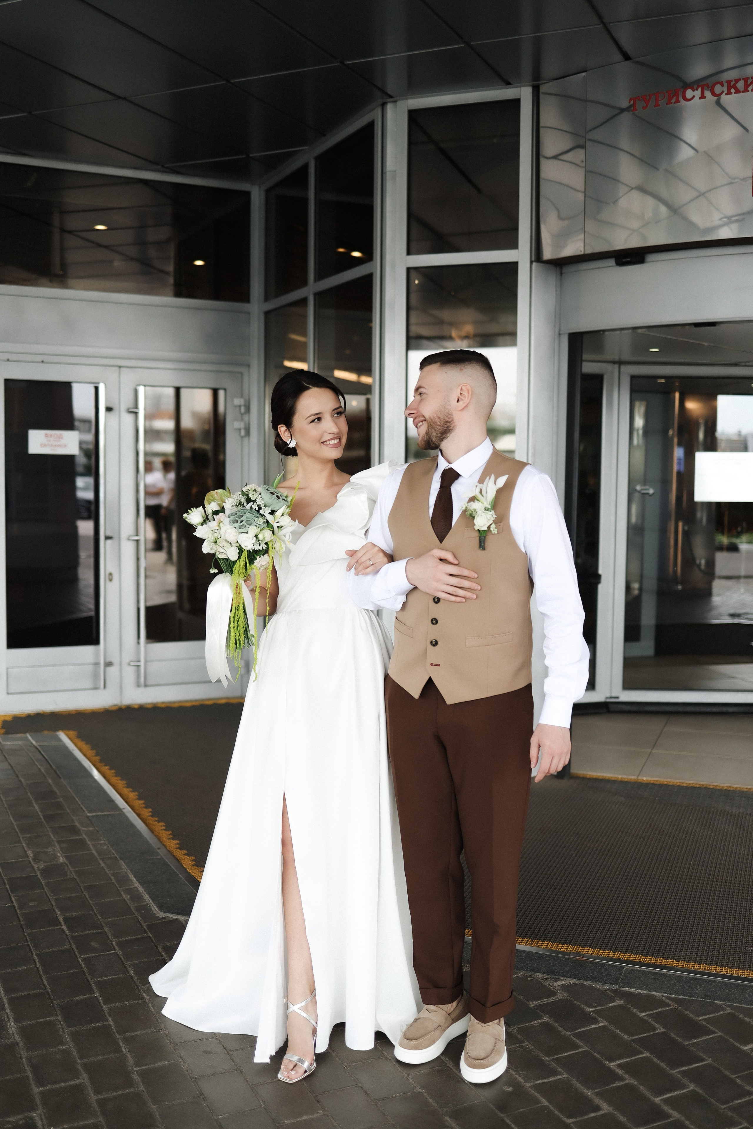 Е. +  П. С утренних сборов и до торта. Семейный и lovestory фотограф в Москве Светлана Коняхина