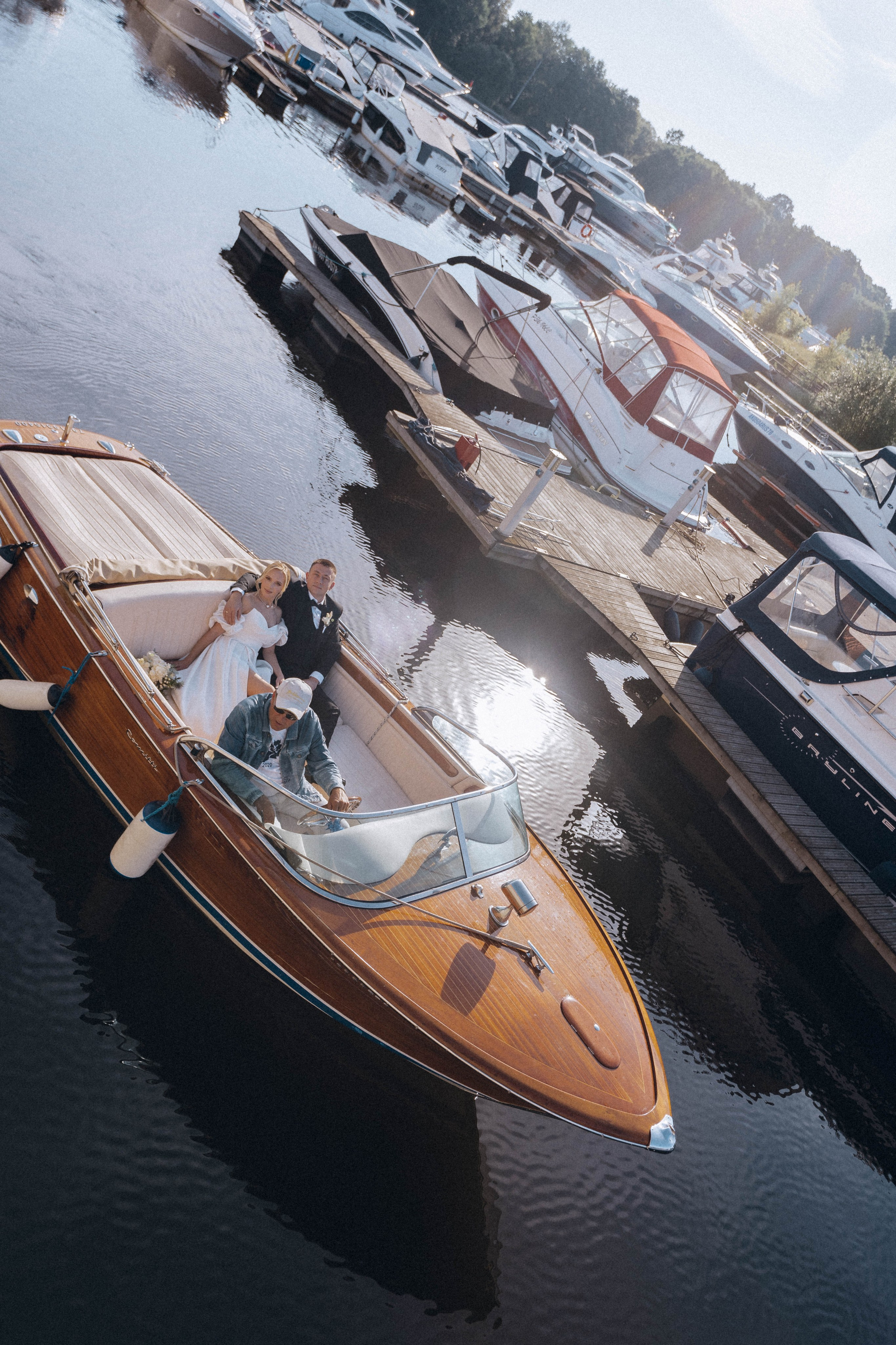 СВАДЕНБНАЯ СЬЕМКА НА КАТЕРЕ ПО КАНАЛАМ САНКТ-ПЕТЕРБУРГА И В АКВАТОРИИ НЕВЫ. Профессиональный фотограф, Санкт-Петербург — Виктория Богомолова