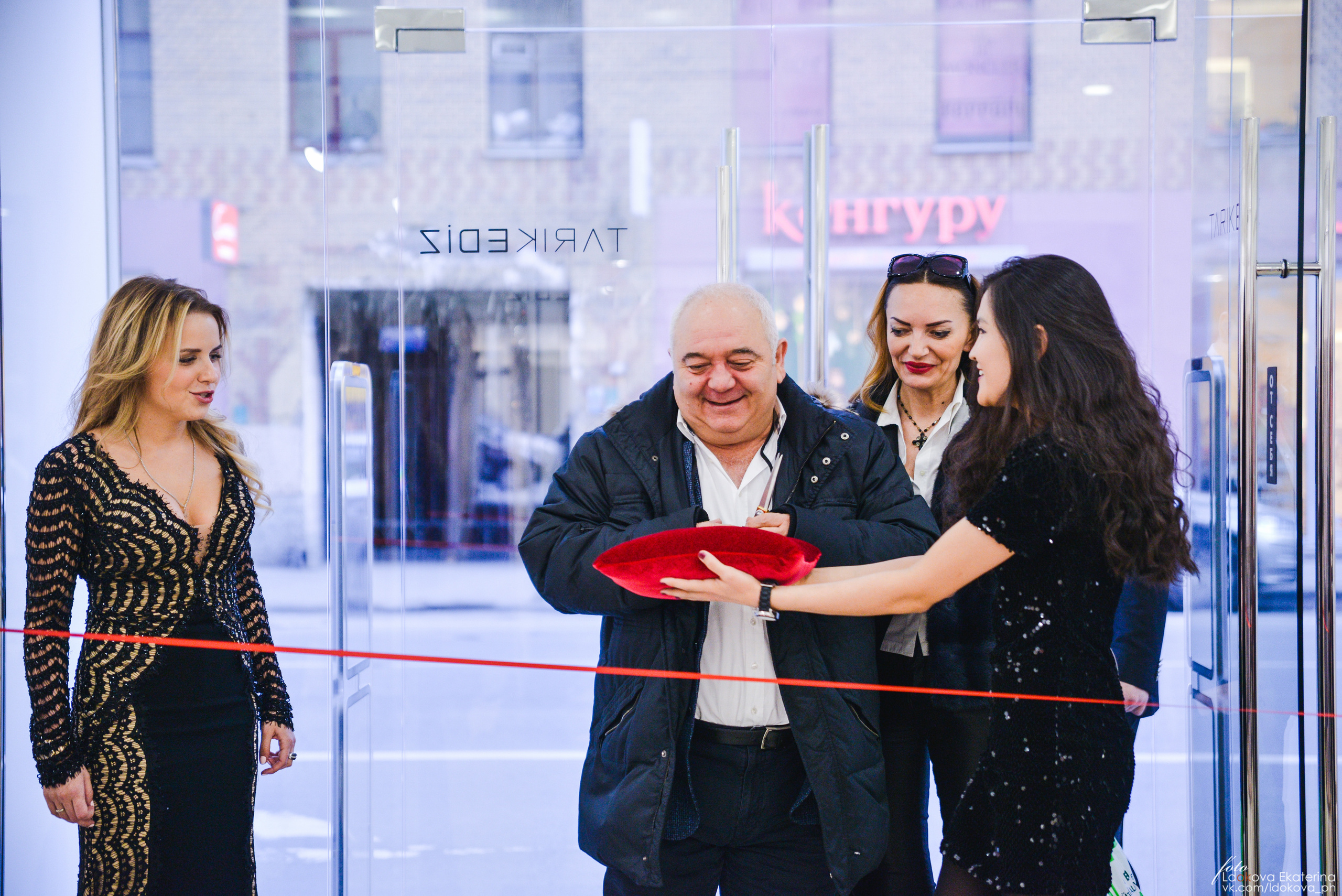Открытие магазина TARIK EDIZ. Семейный фотограф в Санкт-Петербурге Льдокова Екатерина