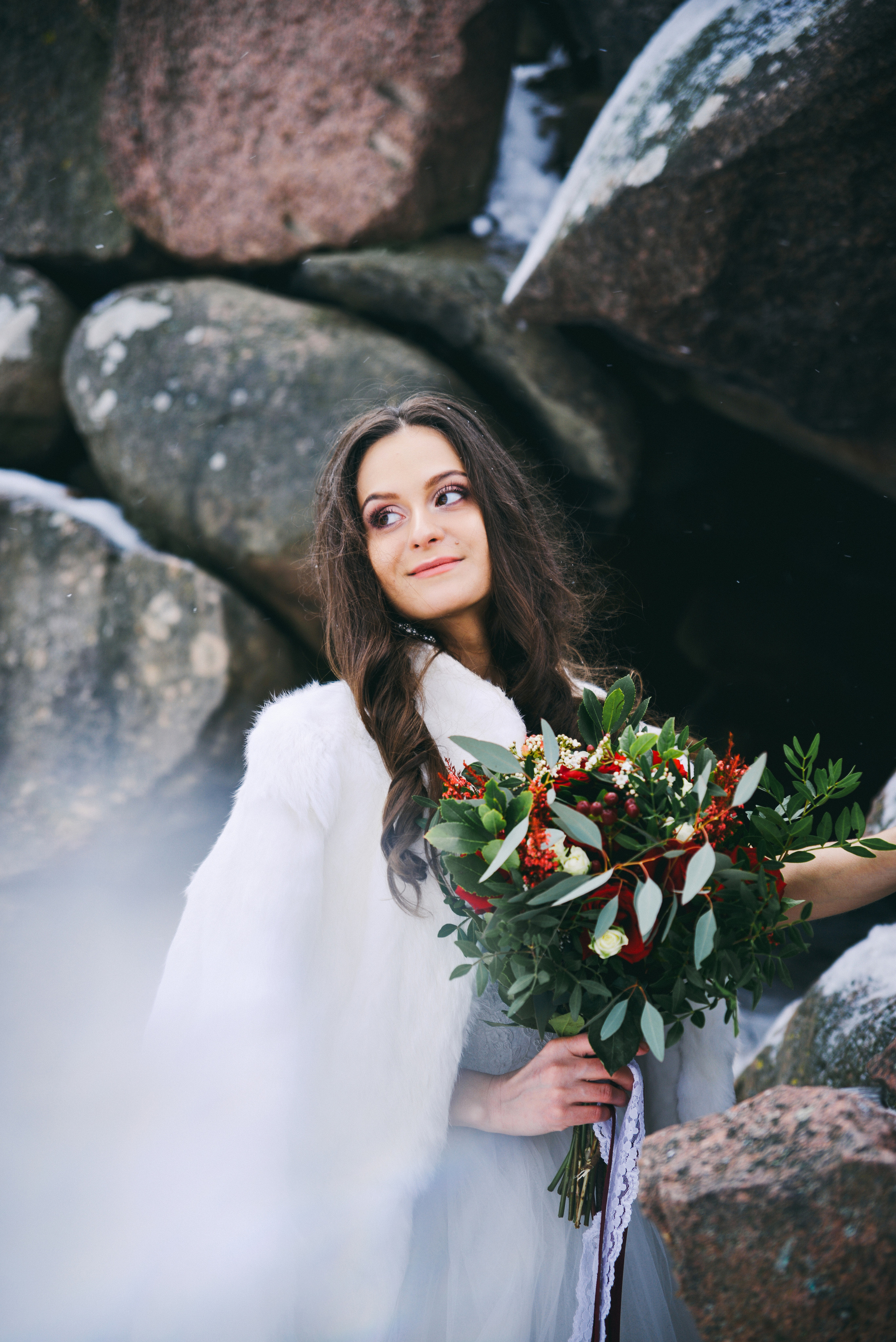 Свадебная прогулка в зимнем парке. Семейный фотограф в Санкт-Петербурге Льдокова Екатерина