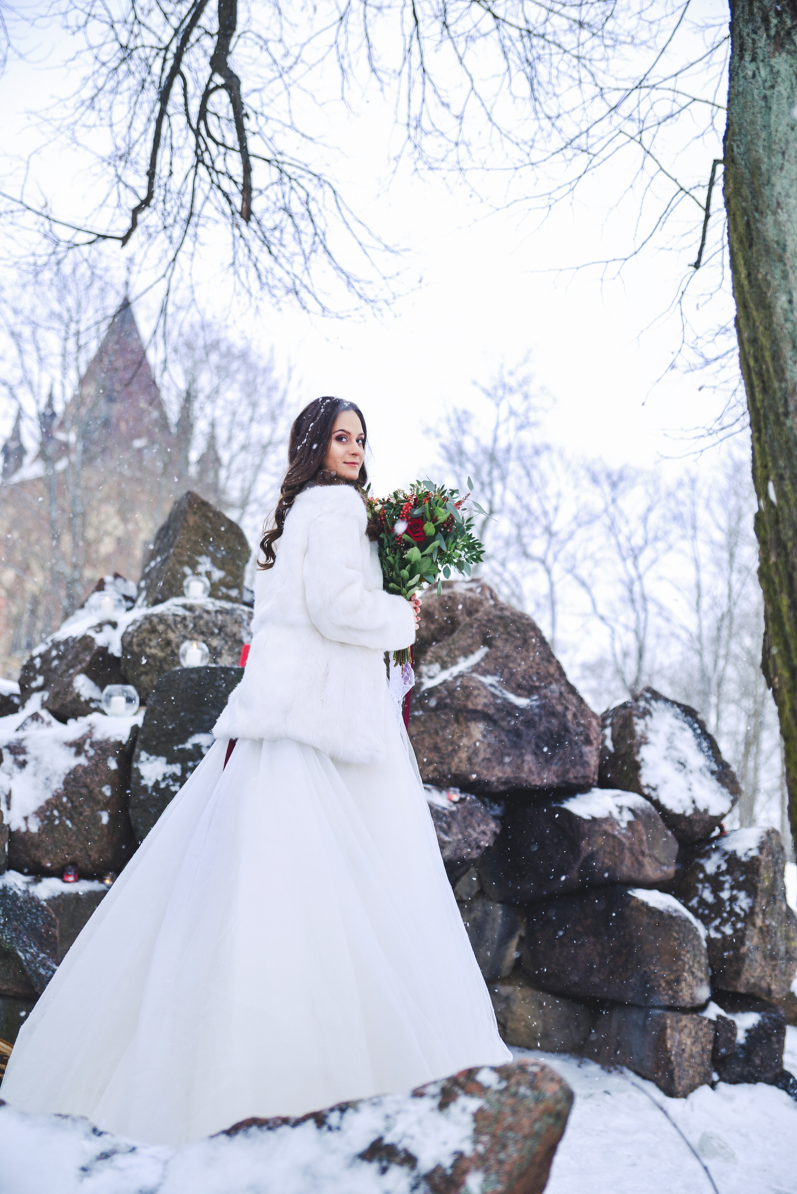 Свадебная прогулка в зимнем парке. Семейный фотограф в Санкт-Петербурге Льдокова Екатерина