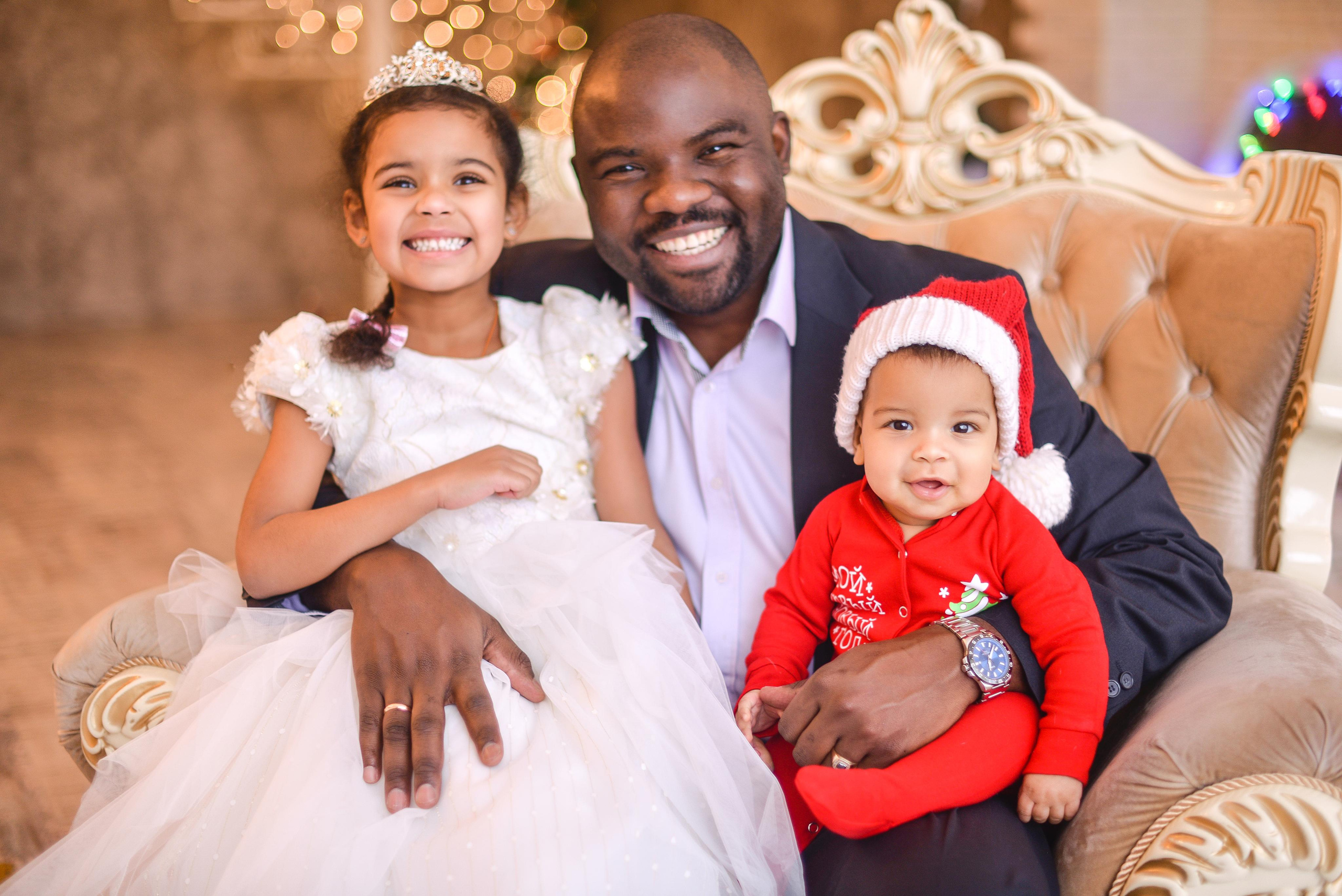 Стефан с семьёй