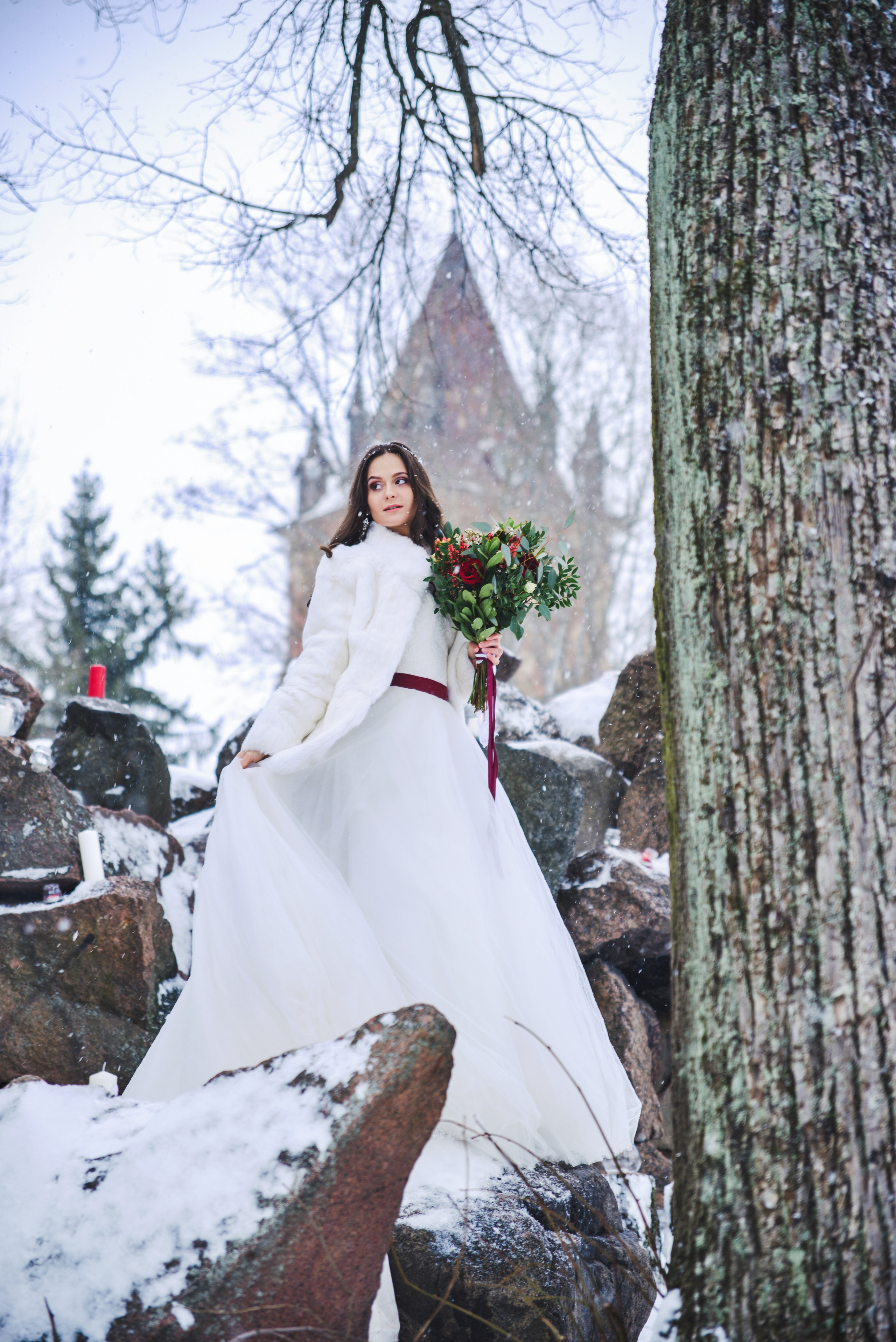 Свадебная прогулка в зимнем парке. Семейный фотограф в Санкт-Петербурге Льдокова Екатерина