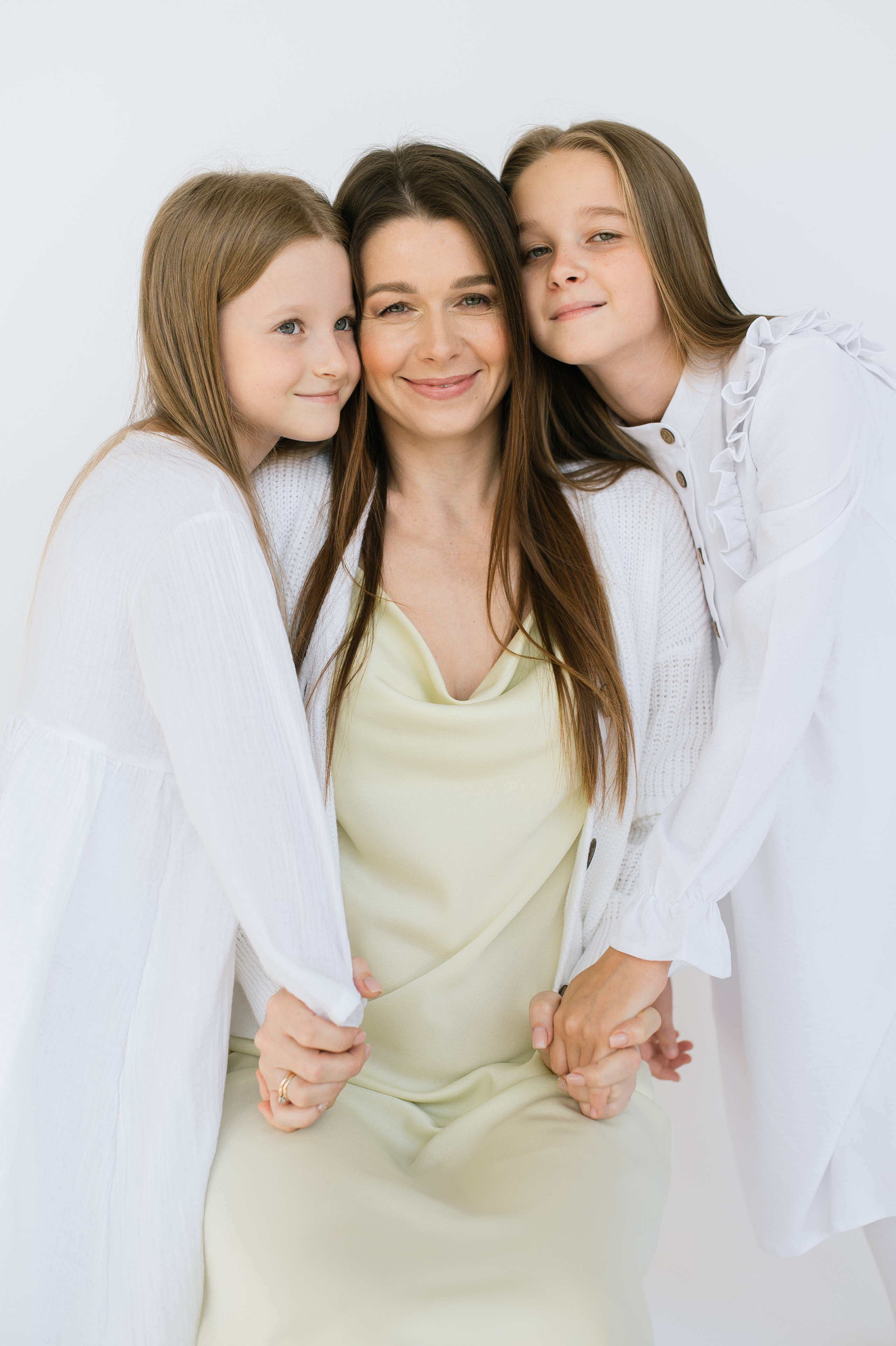 Даша и дочки. Свадьбы