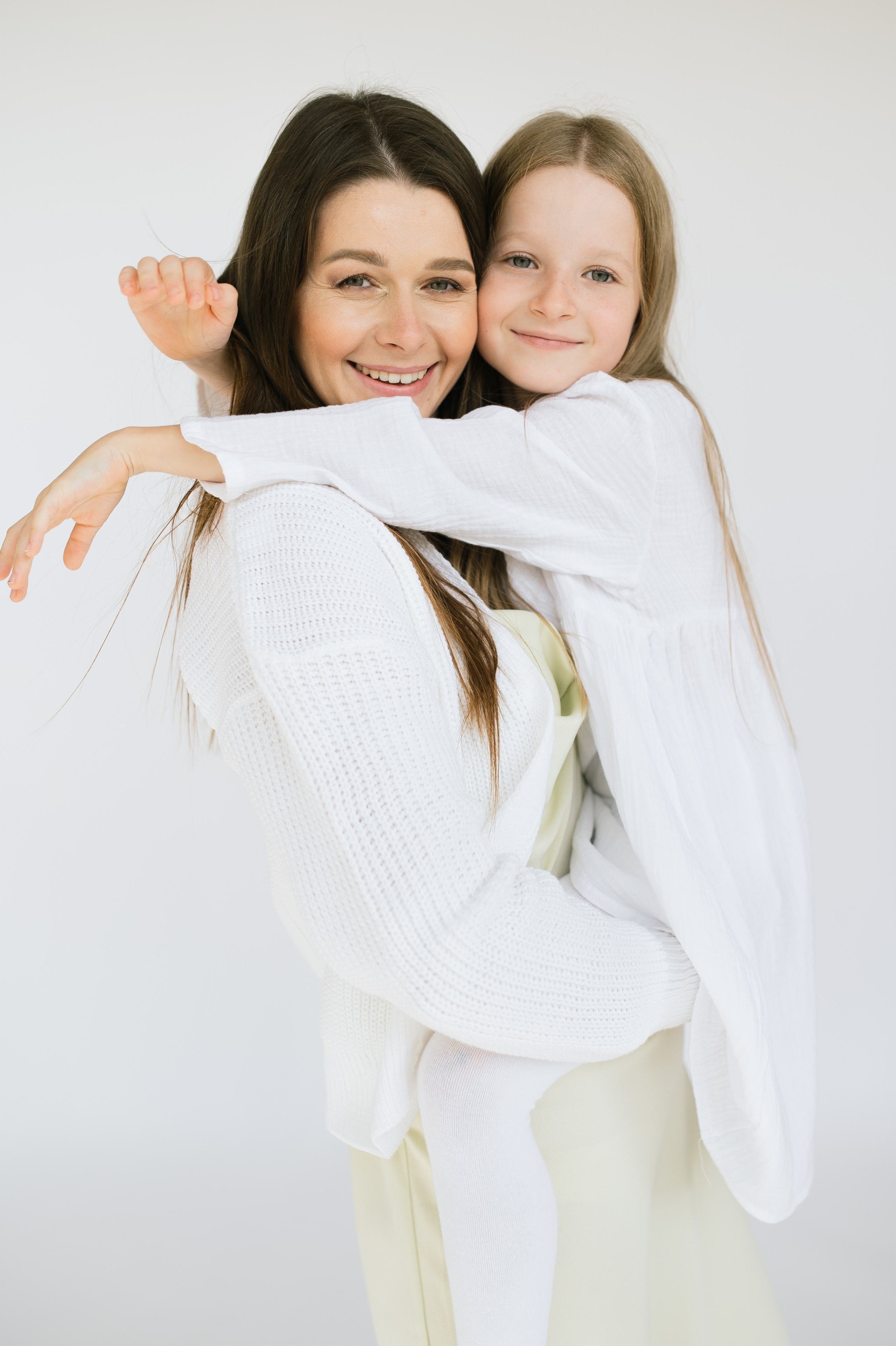 Даша и дочки. Свадьбы