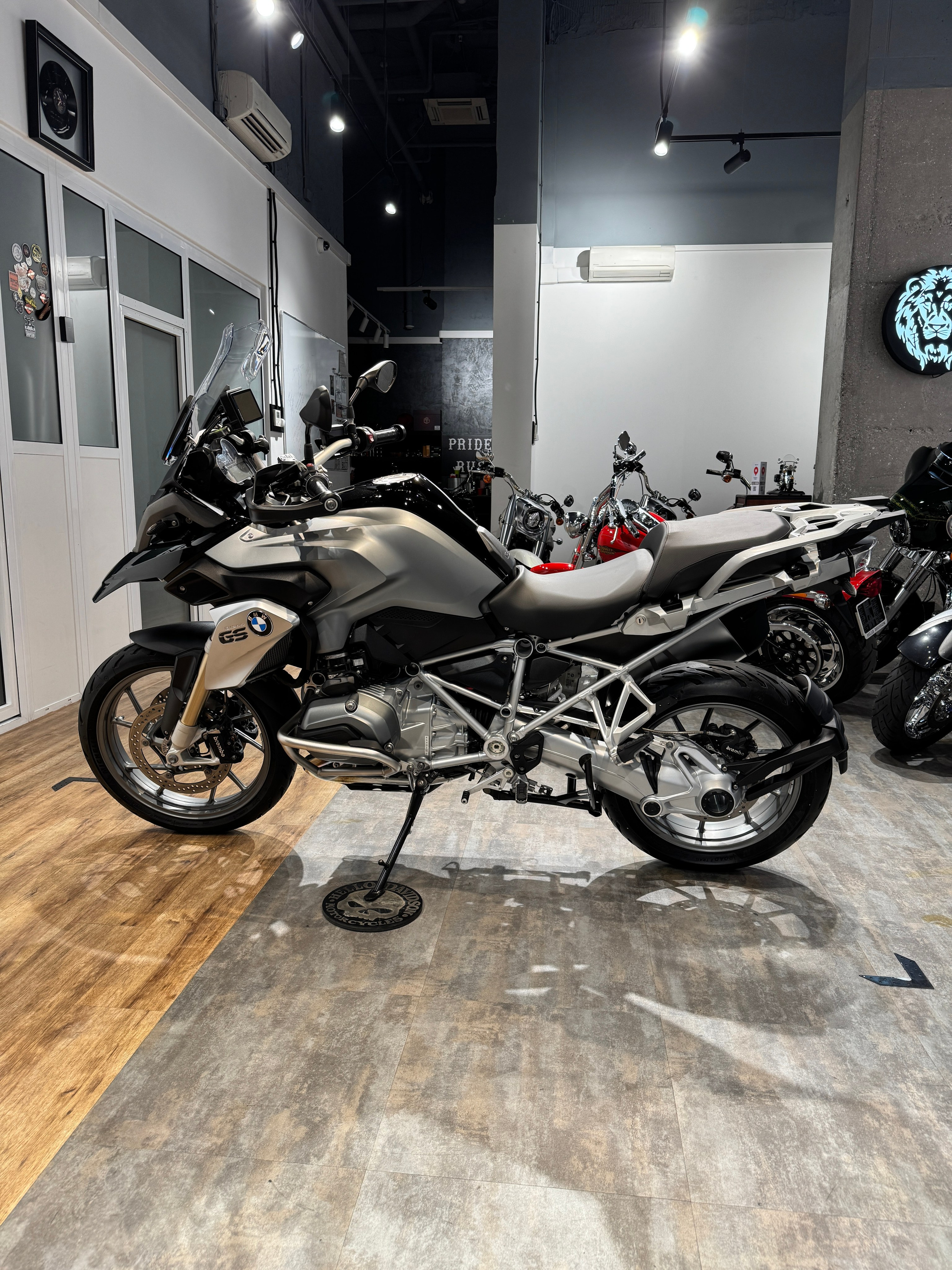 2015 BMW R1200GS Black/Agate Grey (VIN *4908). Hello Davidson, Москва. Только хорошие мотоциклы…