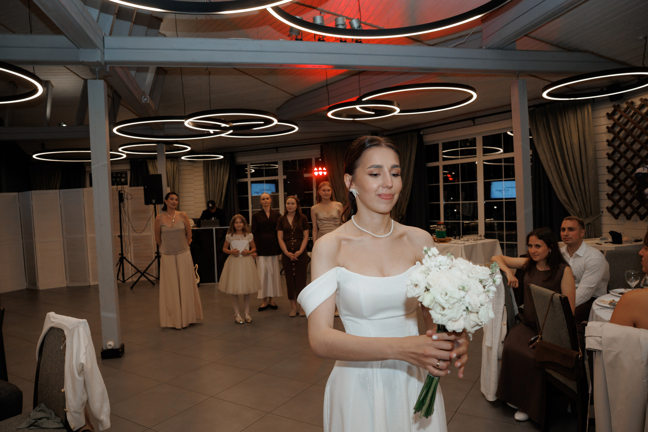 Регистрация в отеле Fish Point, ЗАГС Бутово, прогулка в Остафьево. Свадебный и репортажный фотограф (Москва, Королев и другие)