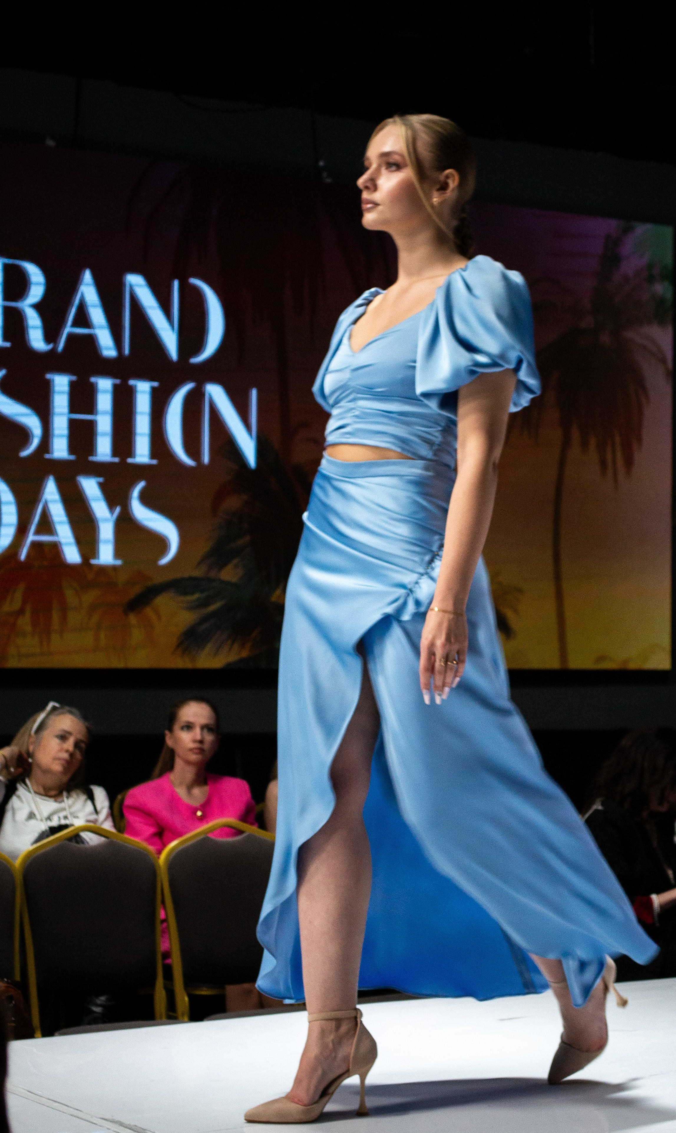 Grand Fashion Day Показ. Victoria Radjevna Репортажный Фотограф — Видеограф Москва • Санкт-Петербург