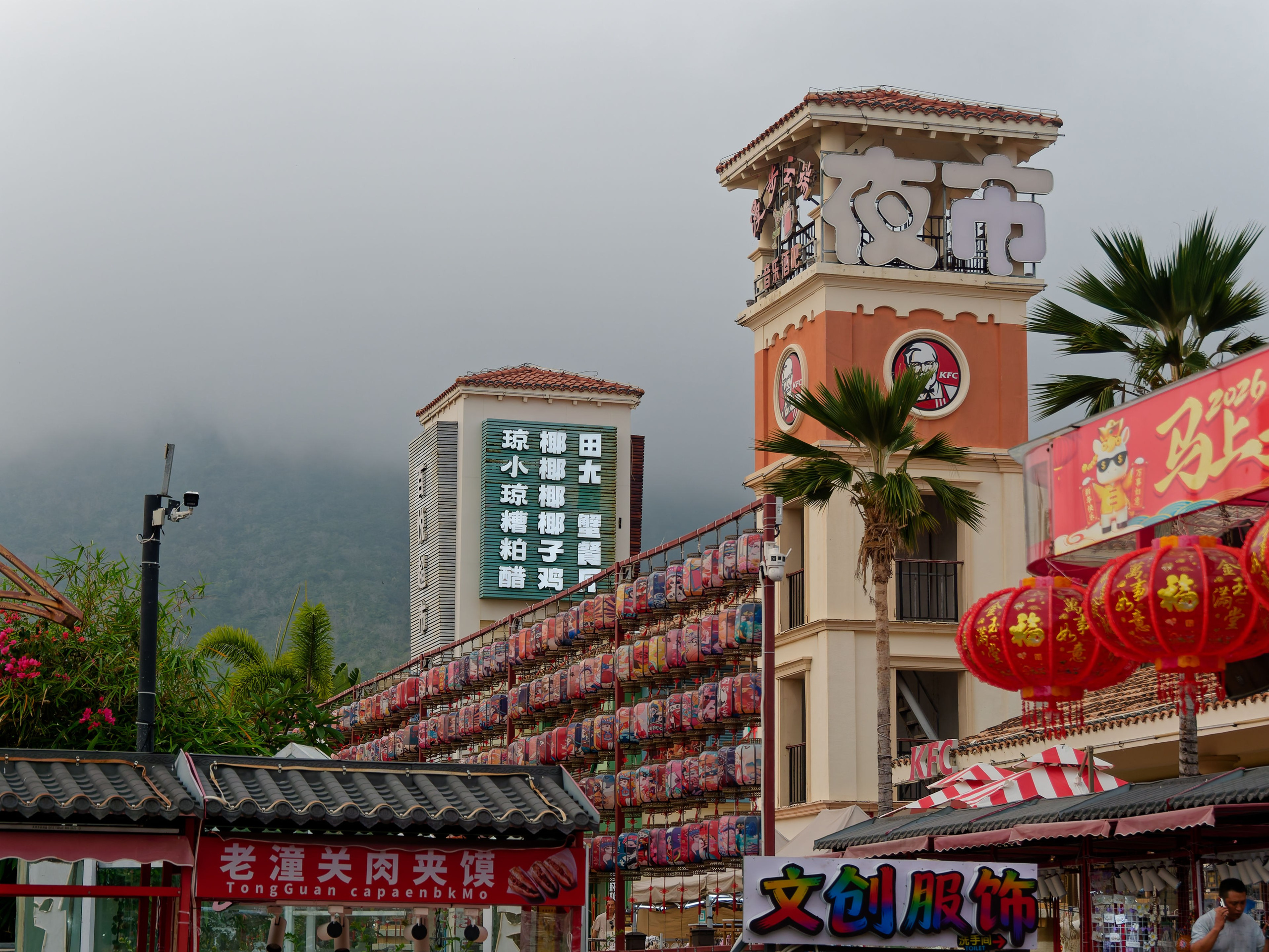 Хайнань 2026, «Food Street» ночная улица еды в Ялунване. Фотопрогулки по Миру