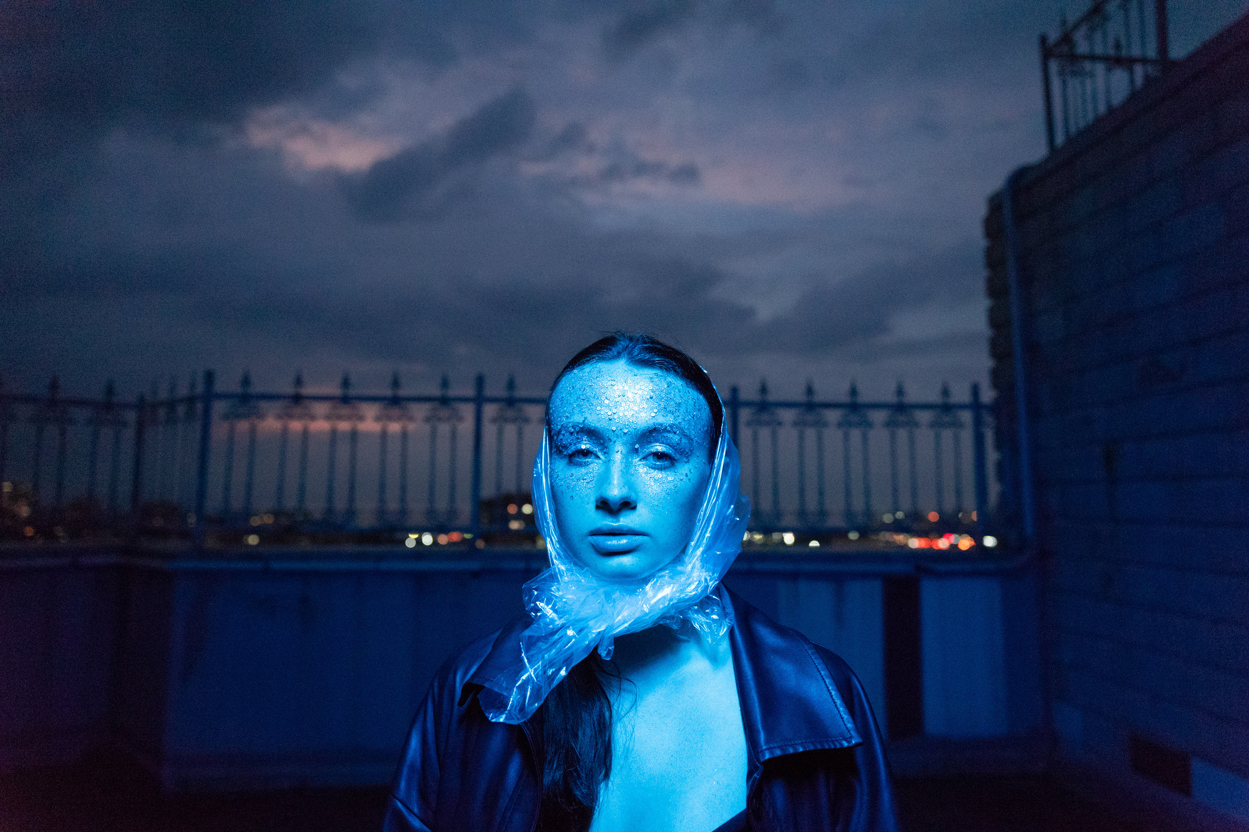 Кристина на крыше. Созданов Максим фотограф во Владивостоке