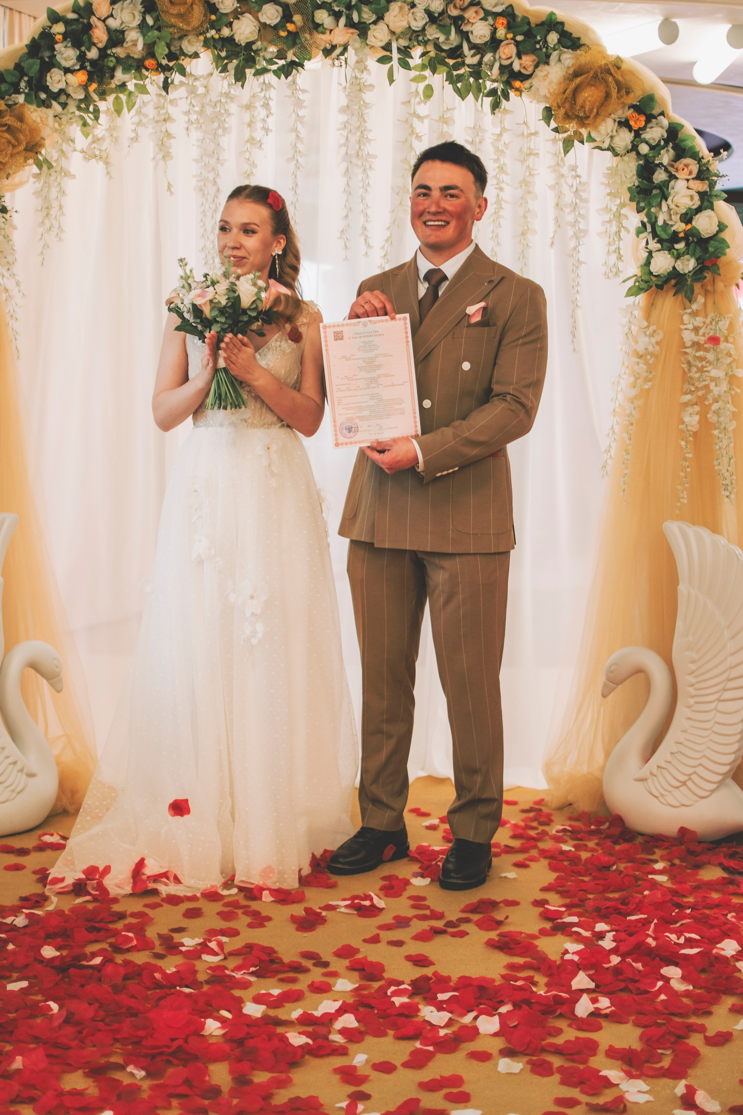 Альберт и Анастасия (Студийная фотосессия, роспись в ДК Нефтяник + фотосессия с гостями). Семейный и свадебный фотограф Губкинский и Ставрополь