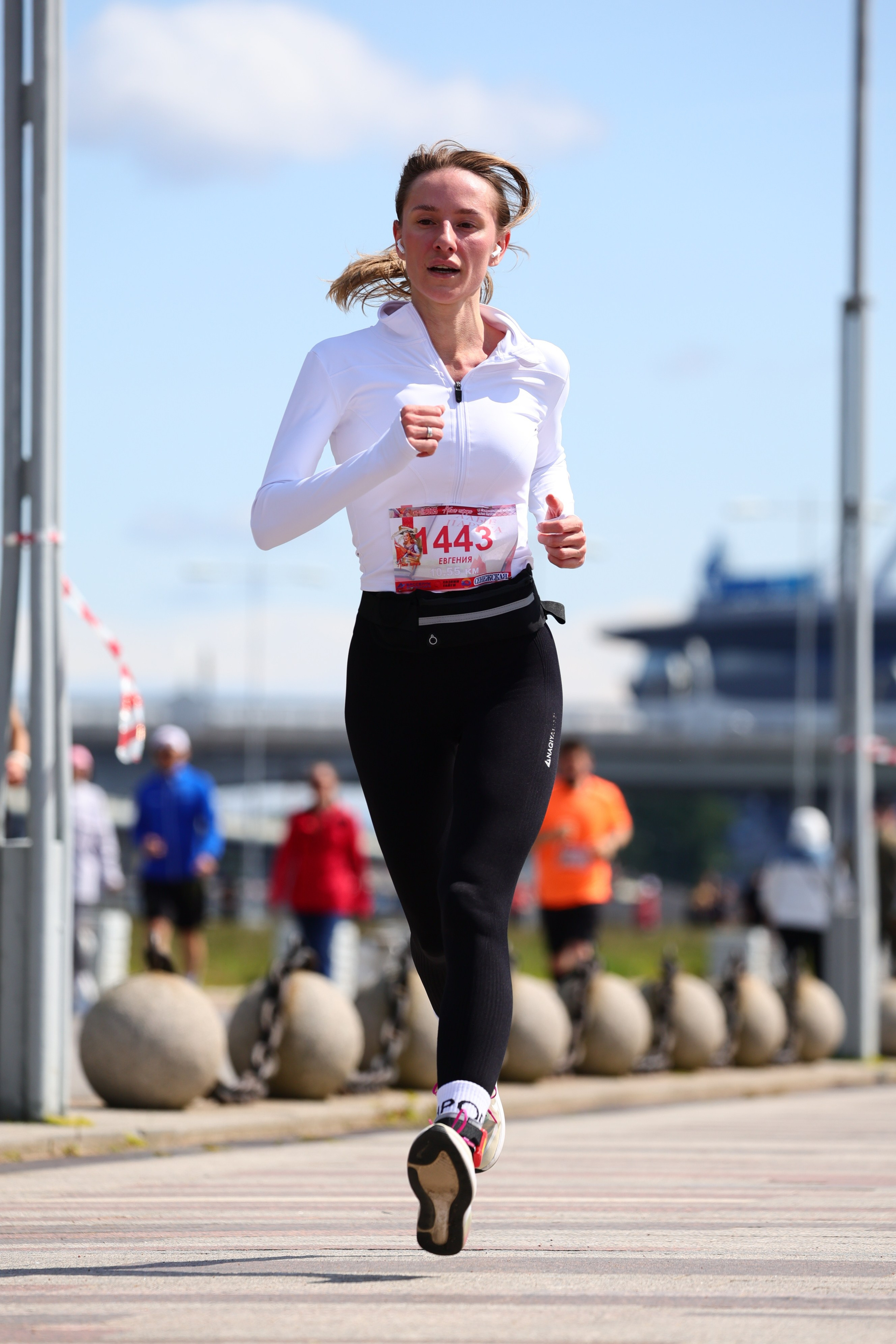 Алые паруса Грифон ран 2025. Спортивный фотограф в Санкт-Петербурге Илья Vacool